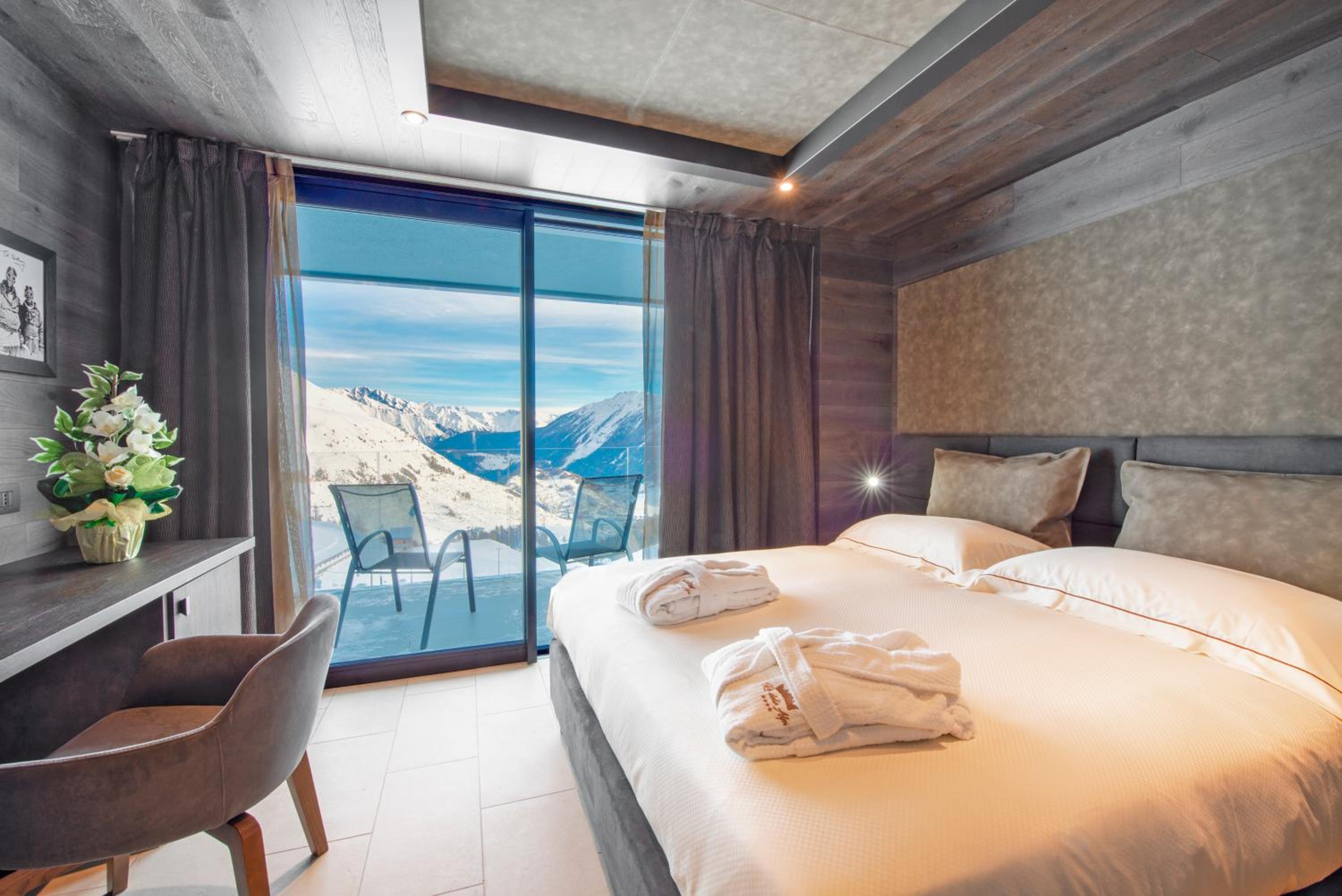 Junior Suite with Terrace - Photo 2
