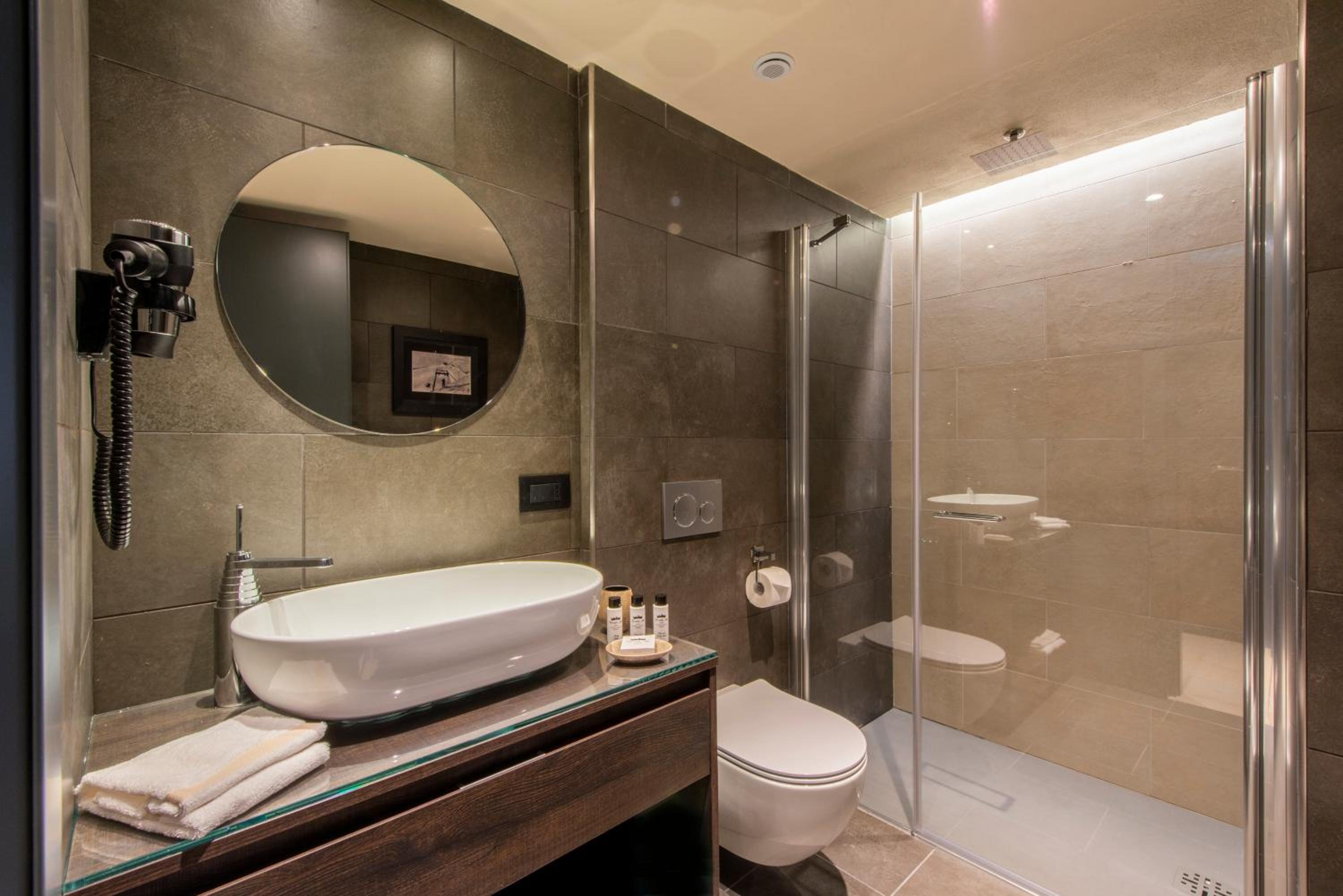 Junior Suite with Terrace - Photo 3