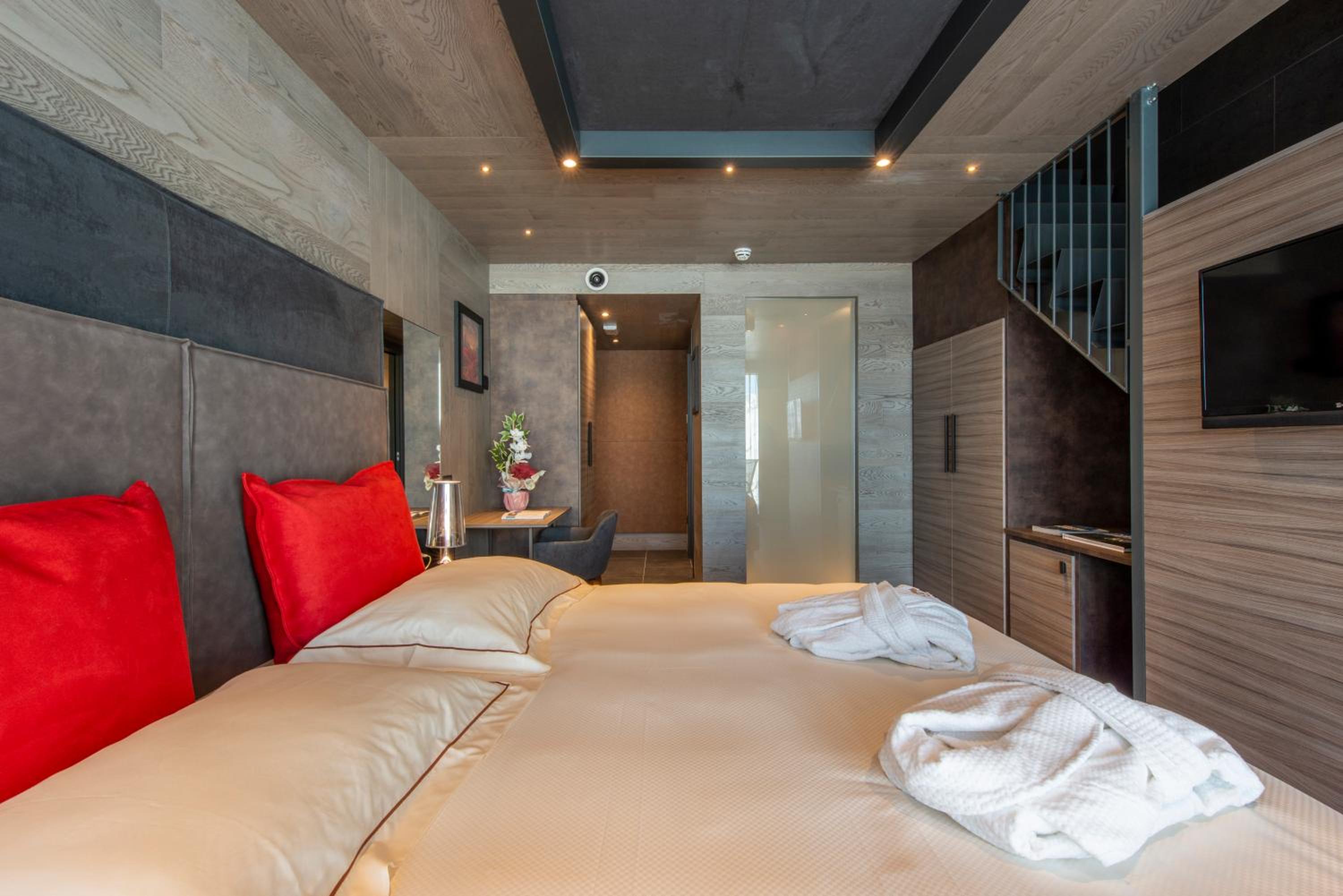 Suite with Terrace - Photo 4