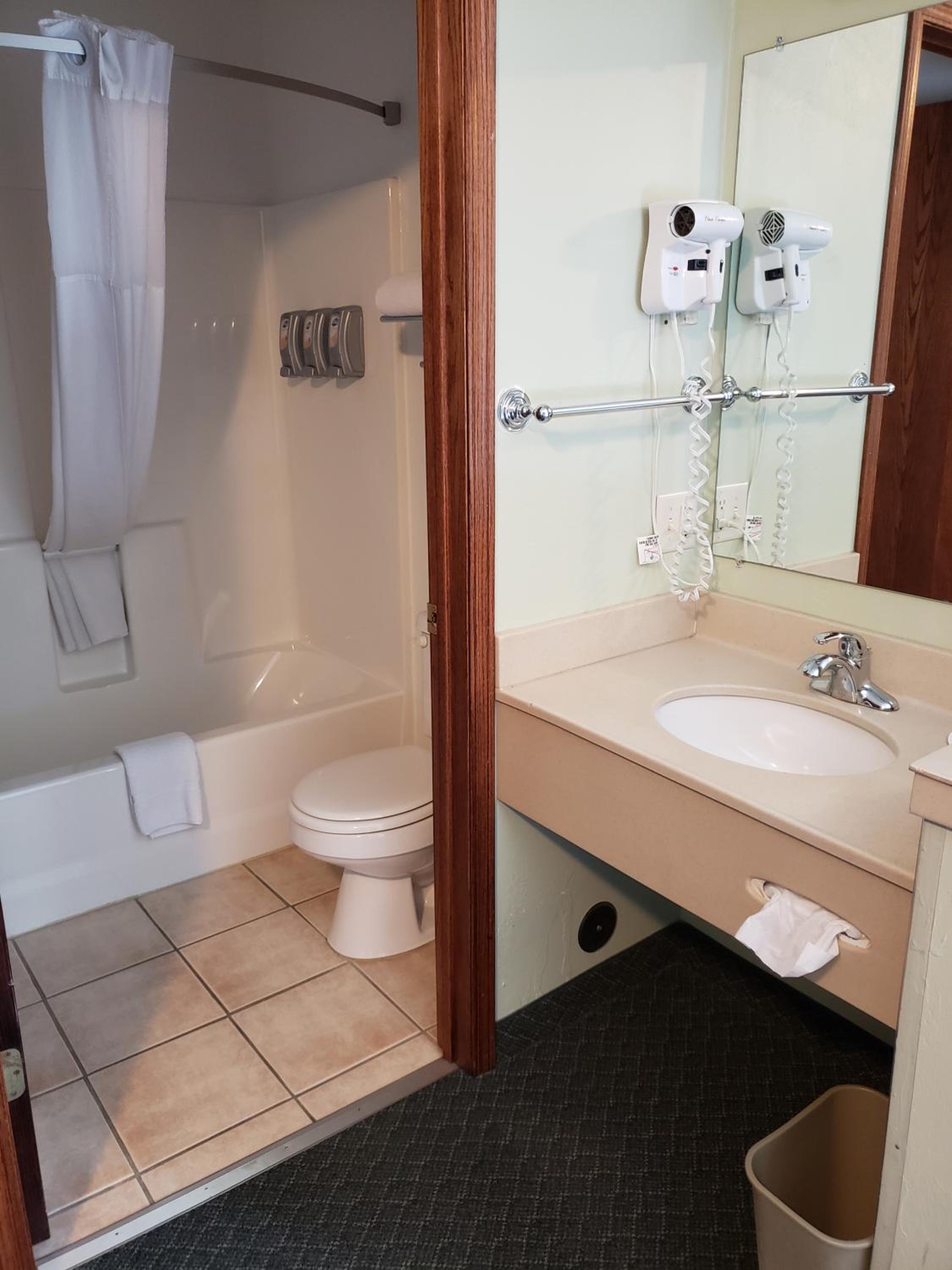 King Studio Suite - Non-Smoking - Photo 3