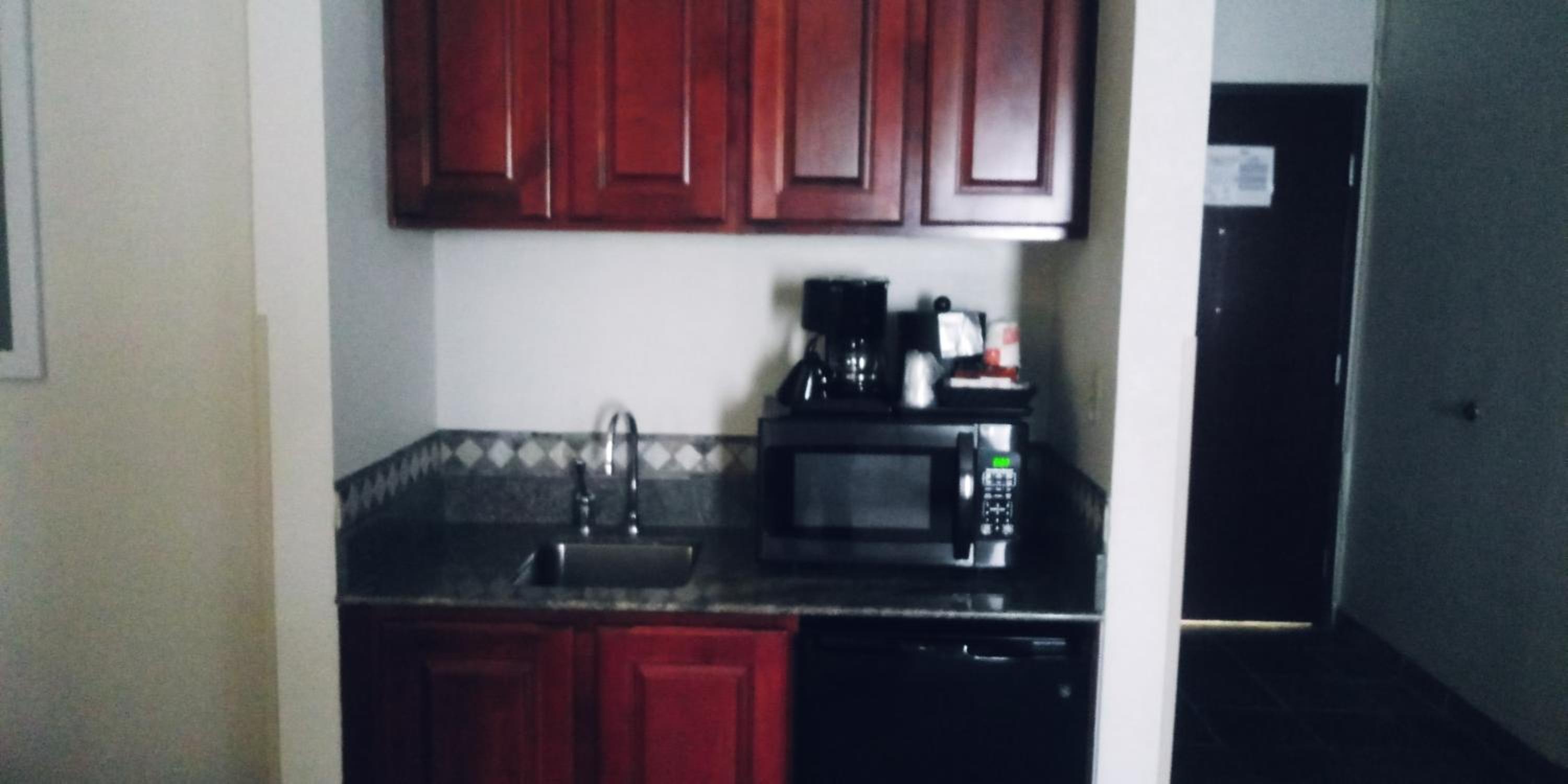 King Suite - Accessible/Non-Smoking - Photo 4