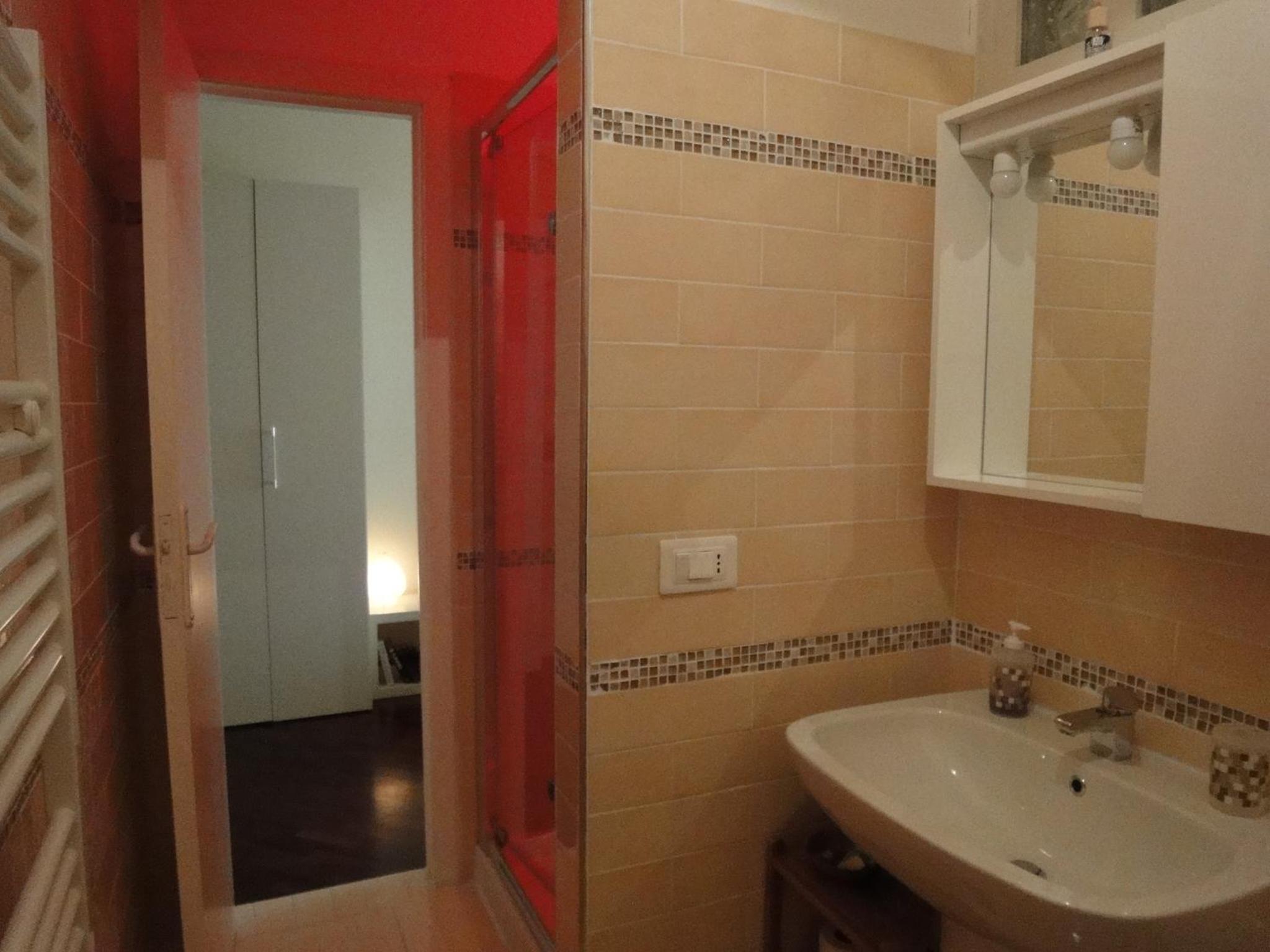 Double Room - Photo 9