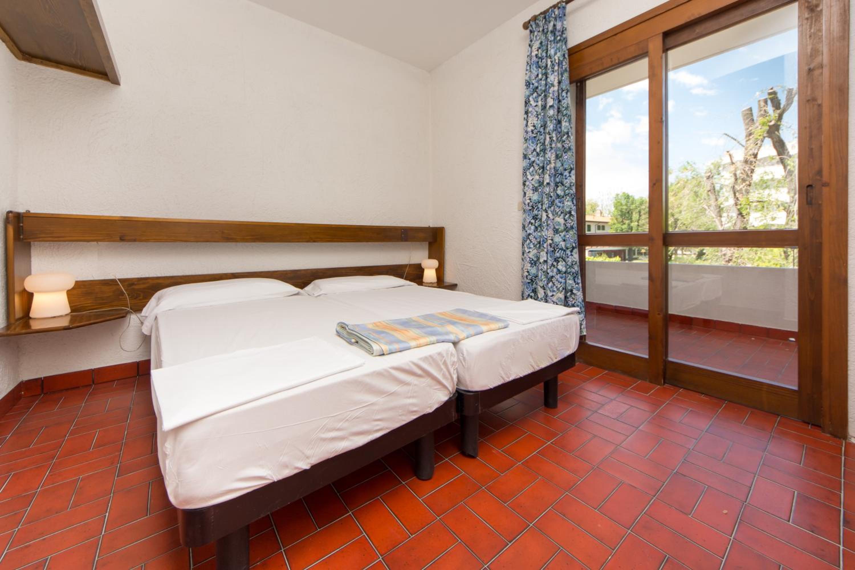 Economy One-Bedroom Apartment with Balcony - Photo 3