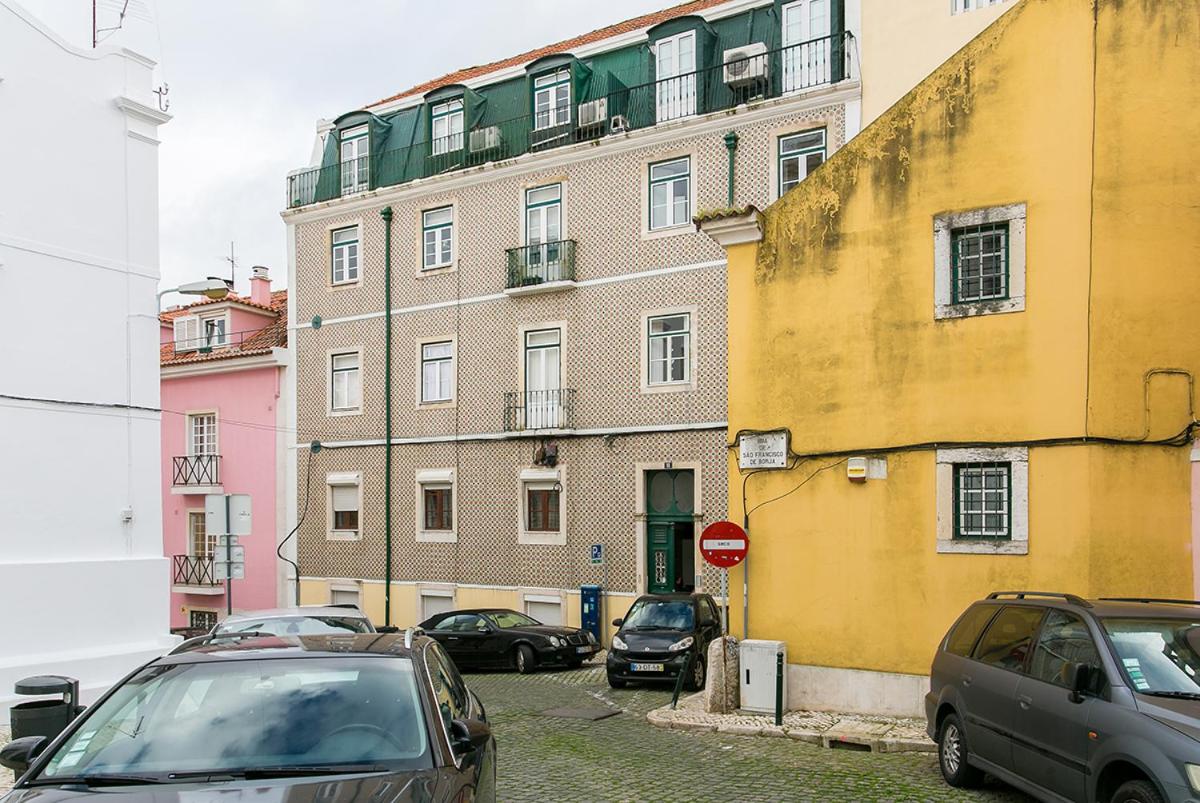 Three-Bedroom Apartment - Photo 3