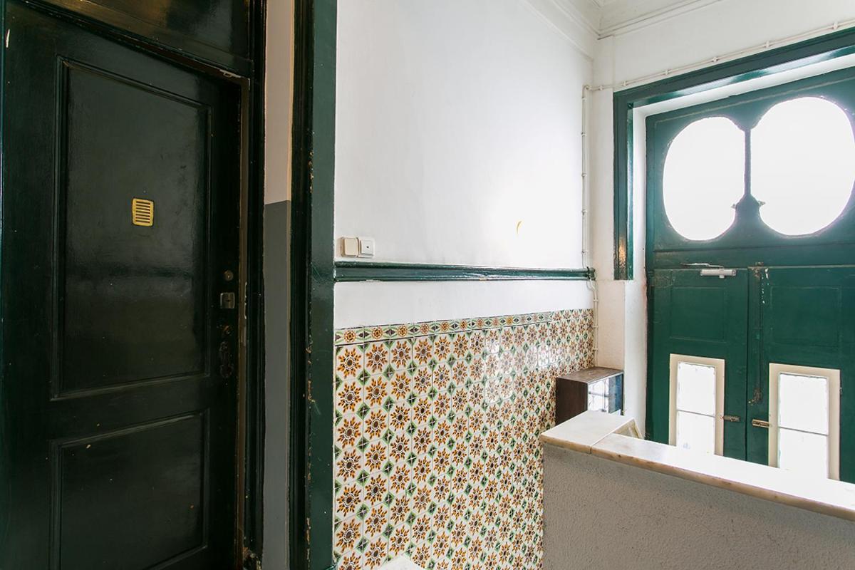 Three-Bedroom Apartment - Photo 18