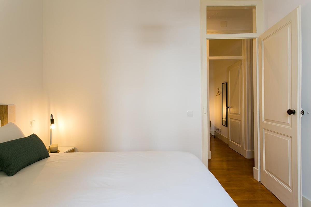 Three-Bedroom Apartment - Photo 30