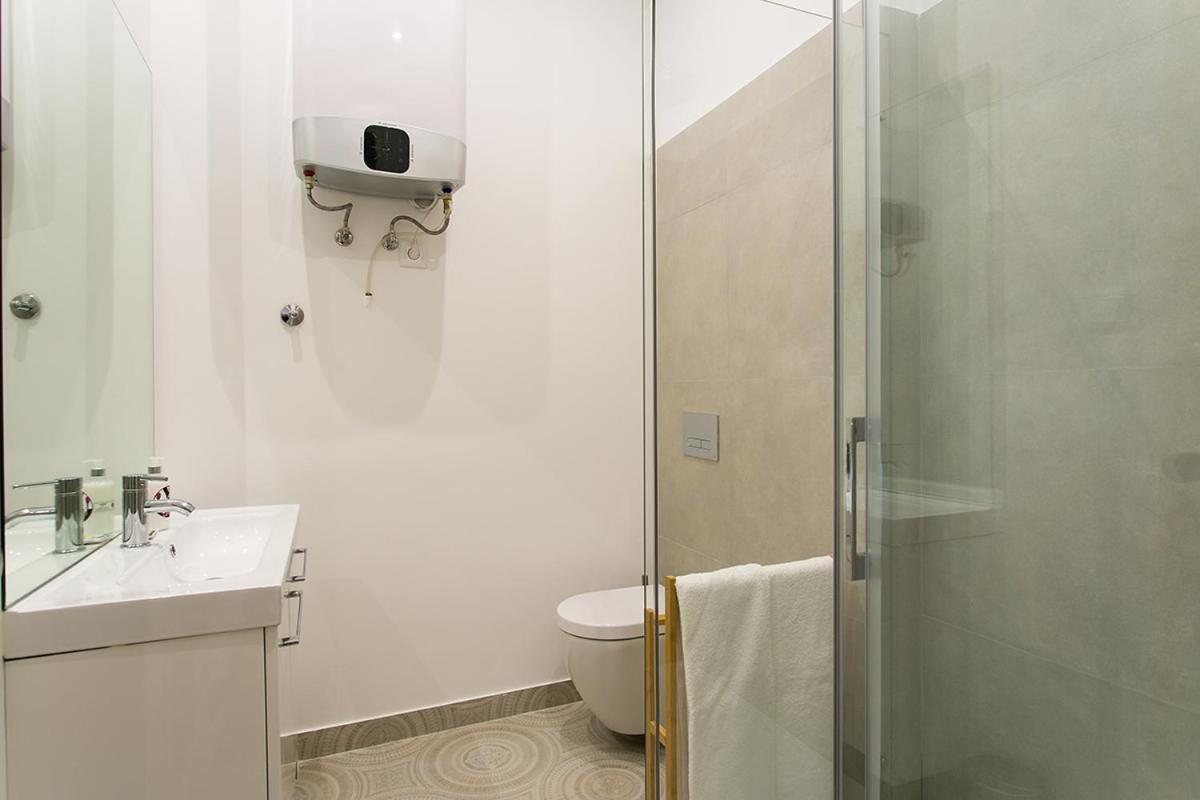 Three-Bedroom Apartment - Photo 36