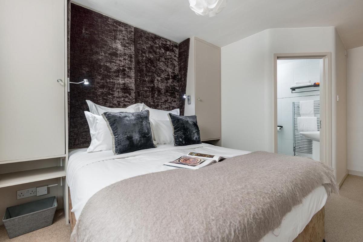 Deluxe King Room photo 3