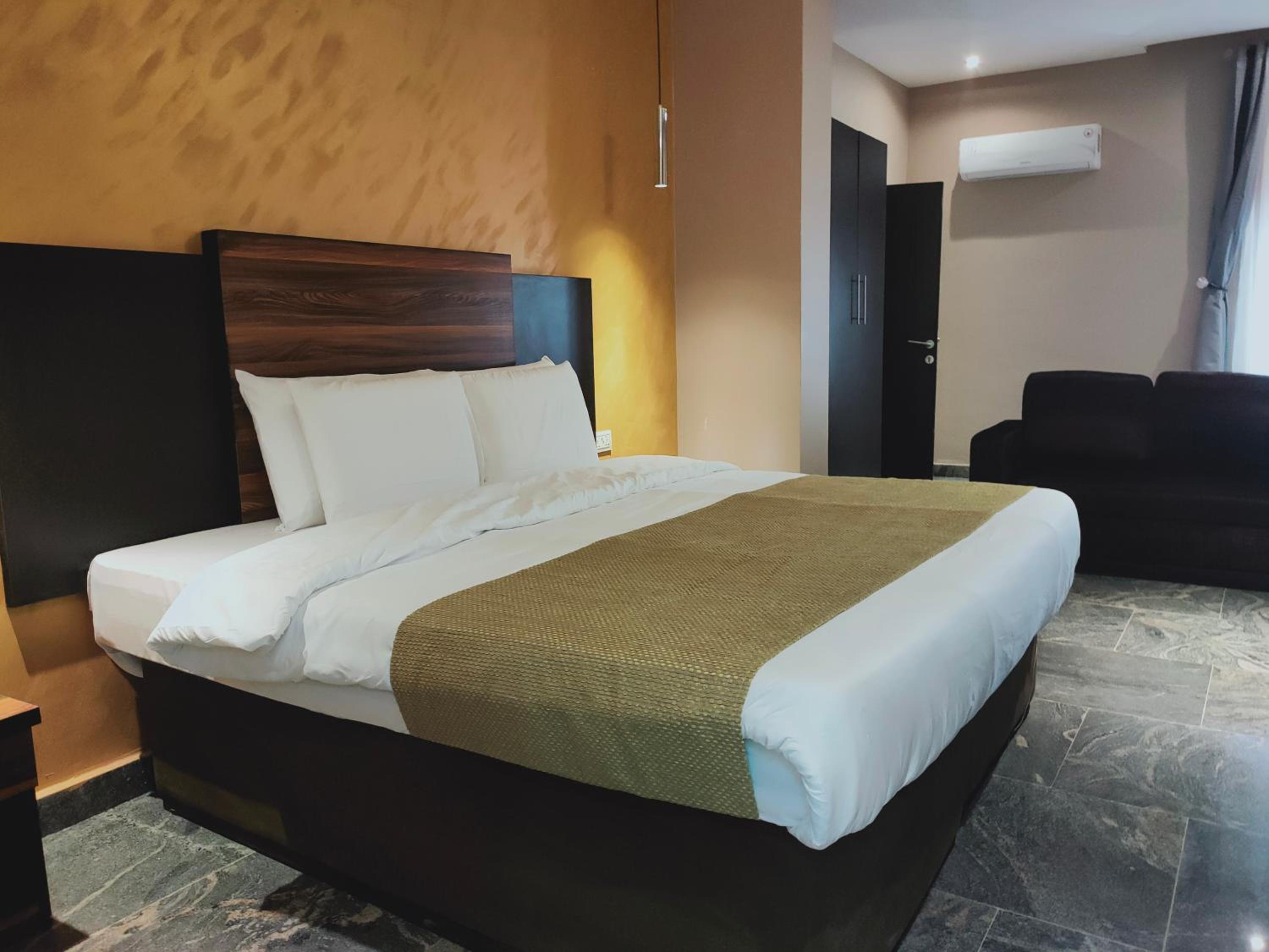 Deluxe King Room