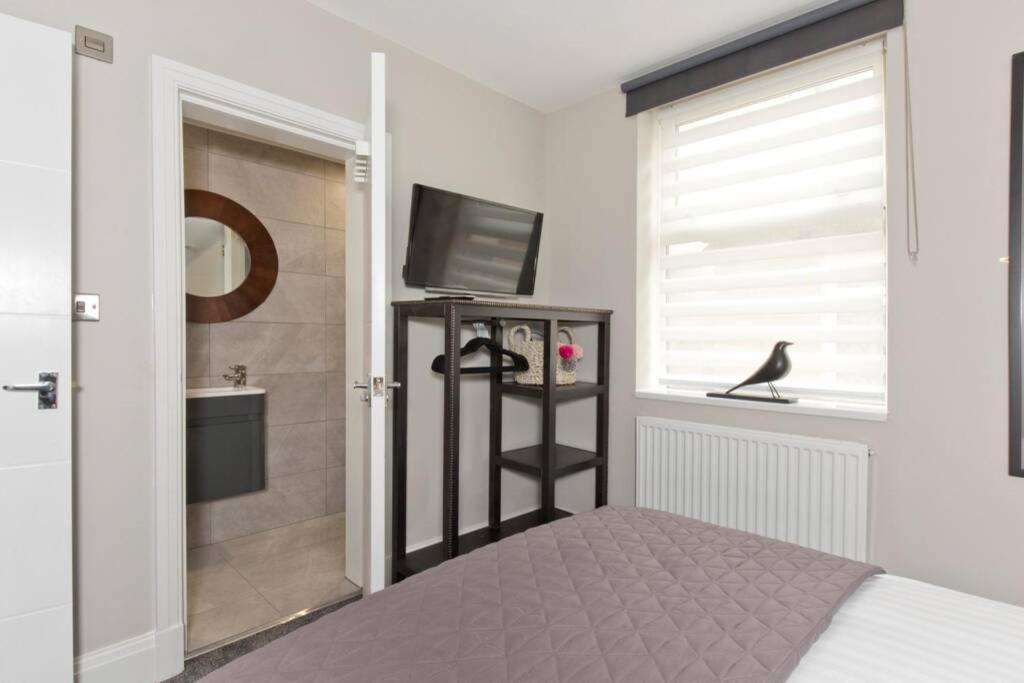 Two-Bedroom Apartment - Photo 12