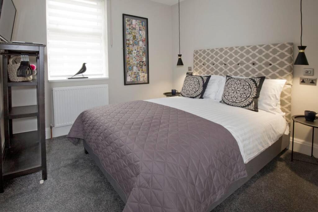 Two-Bedroom Apartment - Photo 13