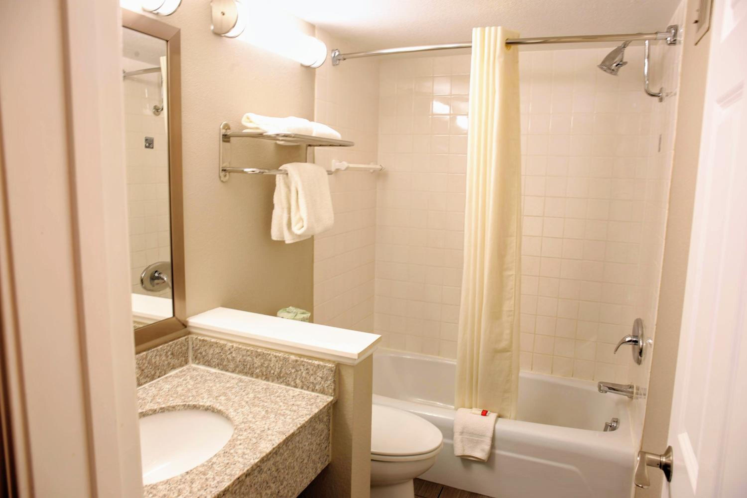 King Room - Non-Smoking photo 3
