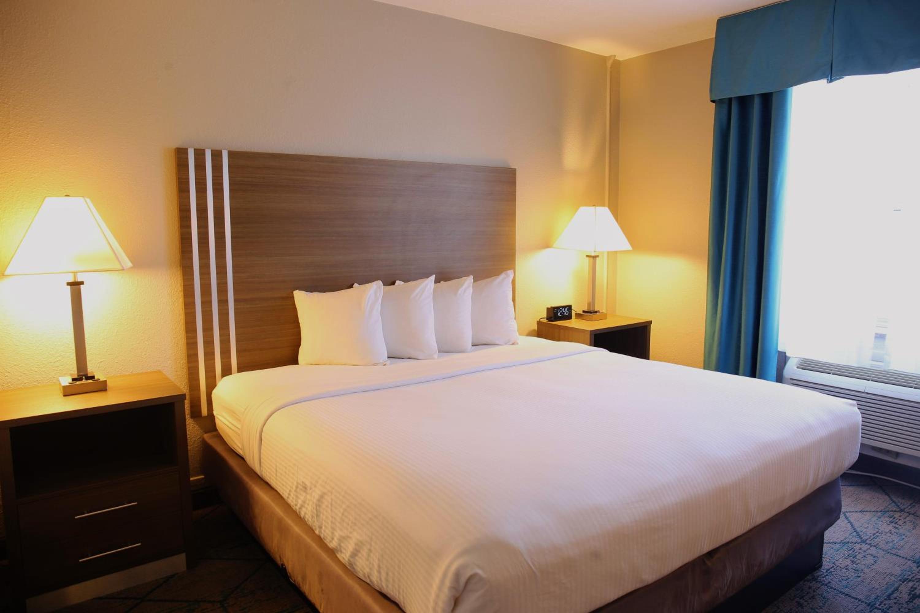 King Room - Mobility Access/Non-Smoking photo 1