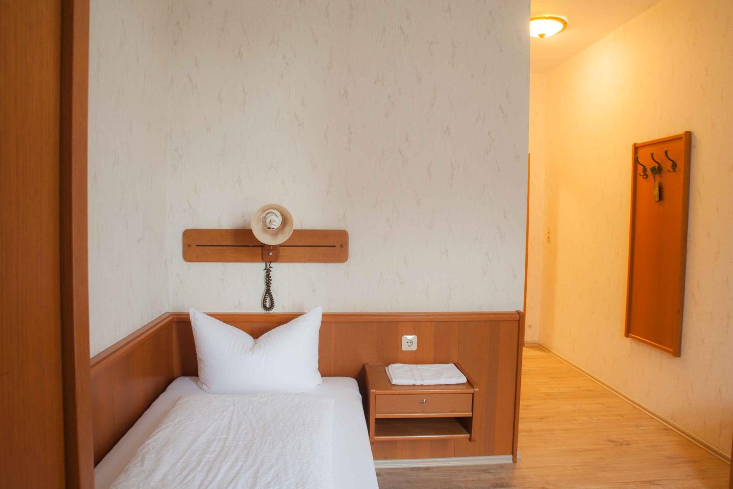 Single Room photo 3