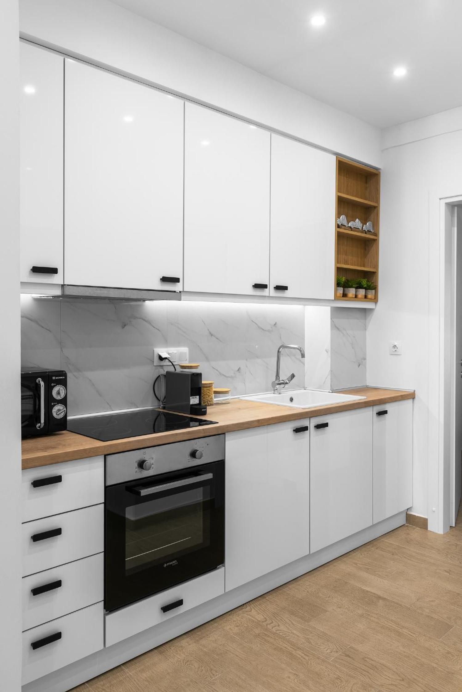 One-Bedroom Apartment with Balcony photo 2