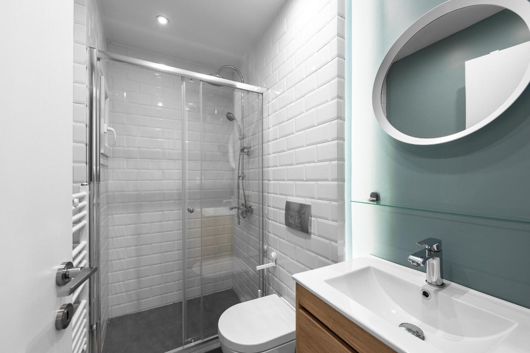 One-Bedroom Apartment with Balcony photo 3