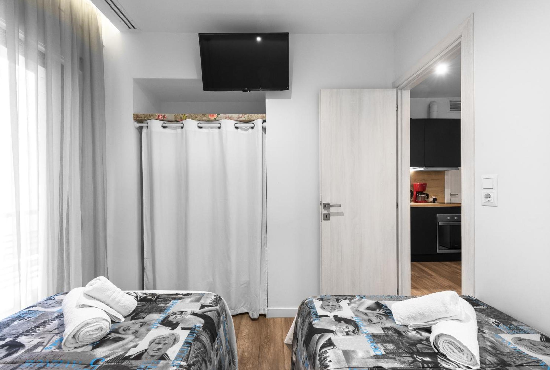 Two-Bedroom Apartment - Photo 19