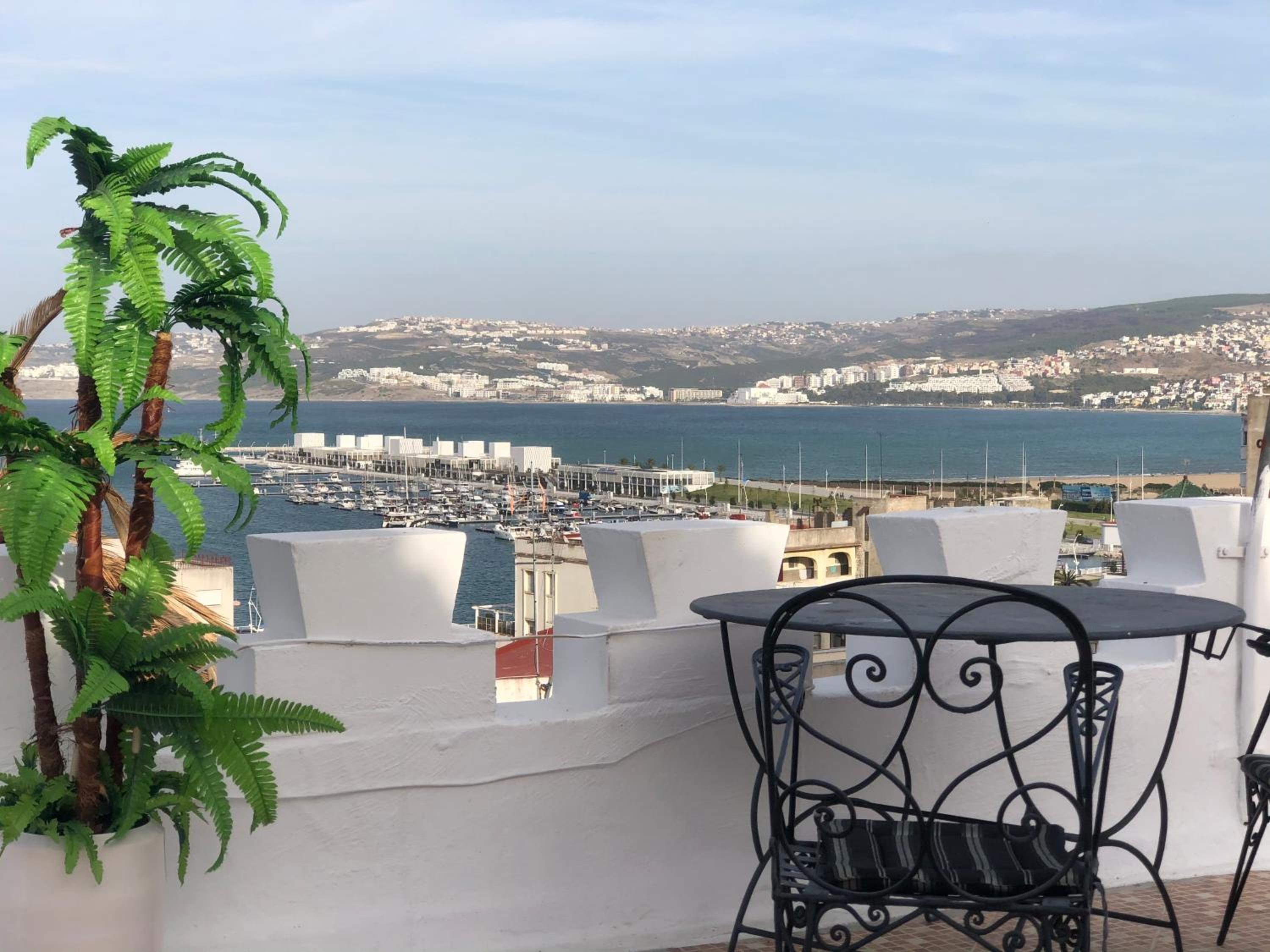 Deluxe Double Room with Terrace and Sea View with shared bathroom, photo 6