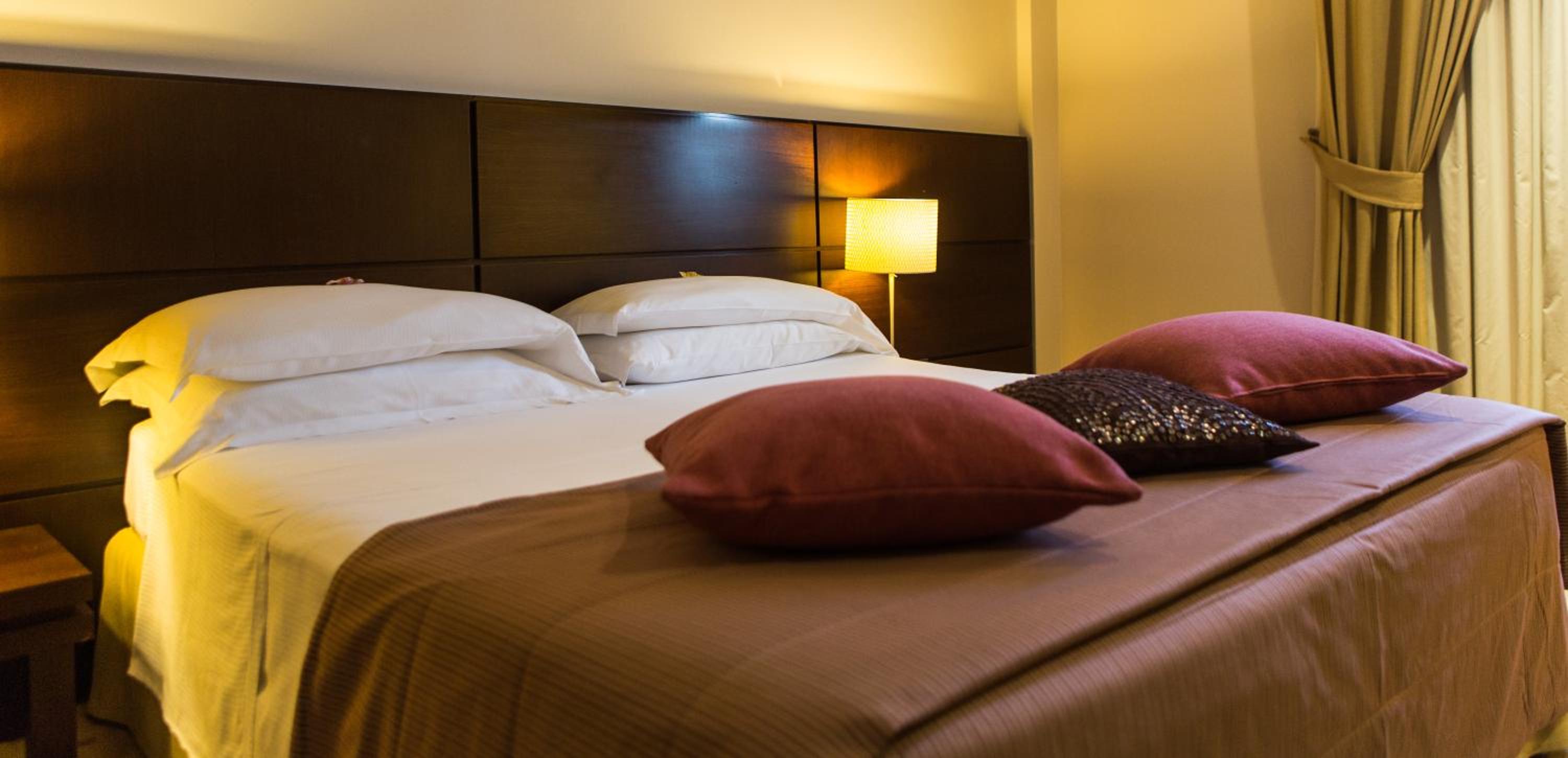 Standard Double or Twin Room - Photo 4