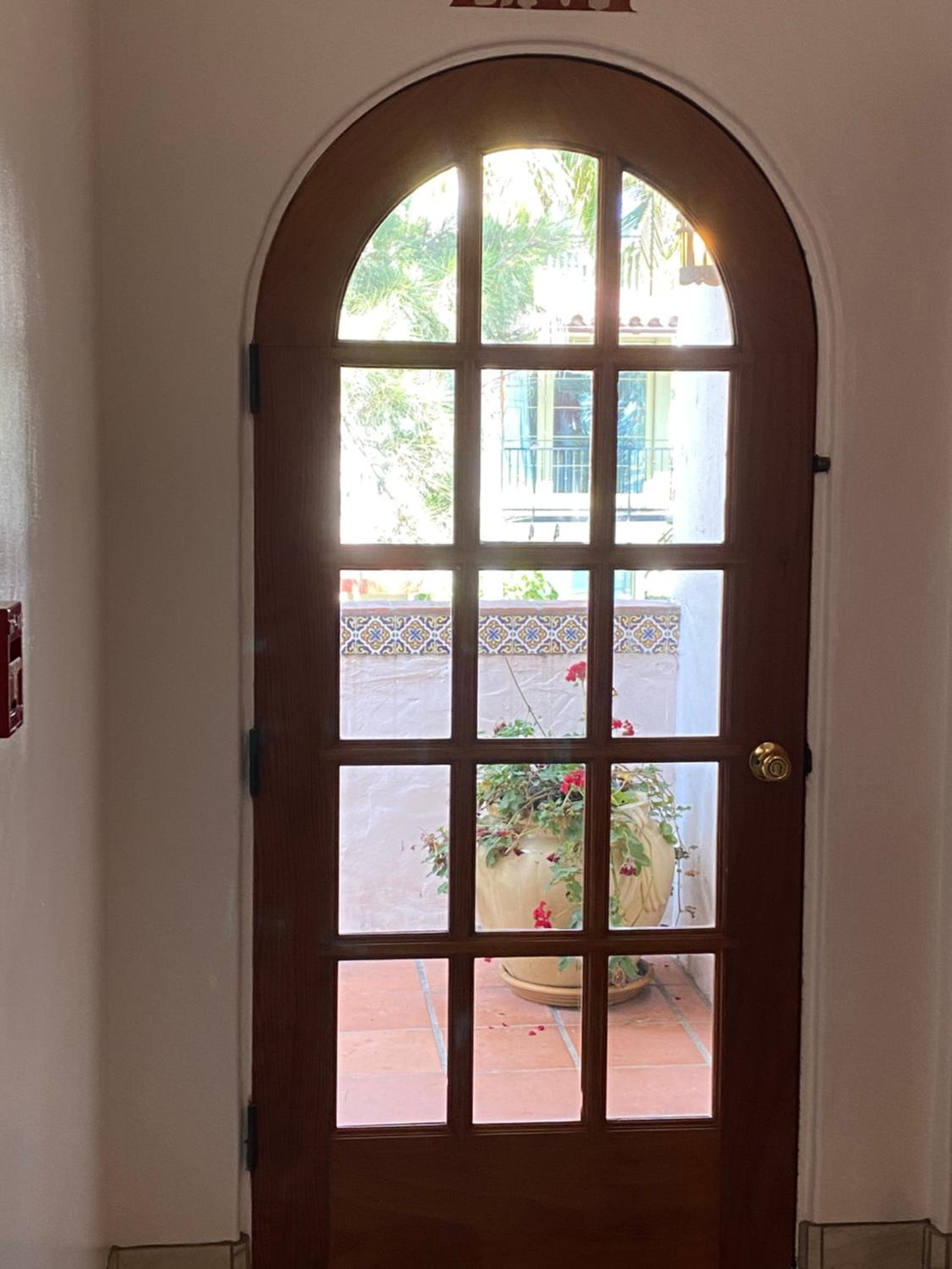Suite with Balcony - Photo 20