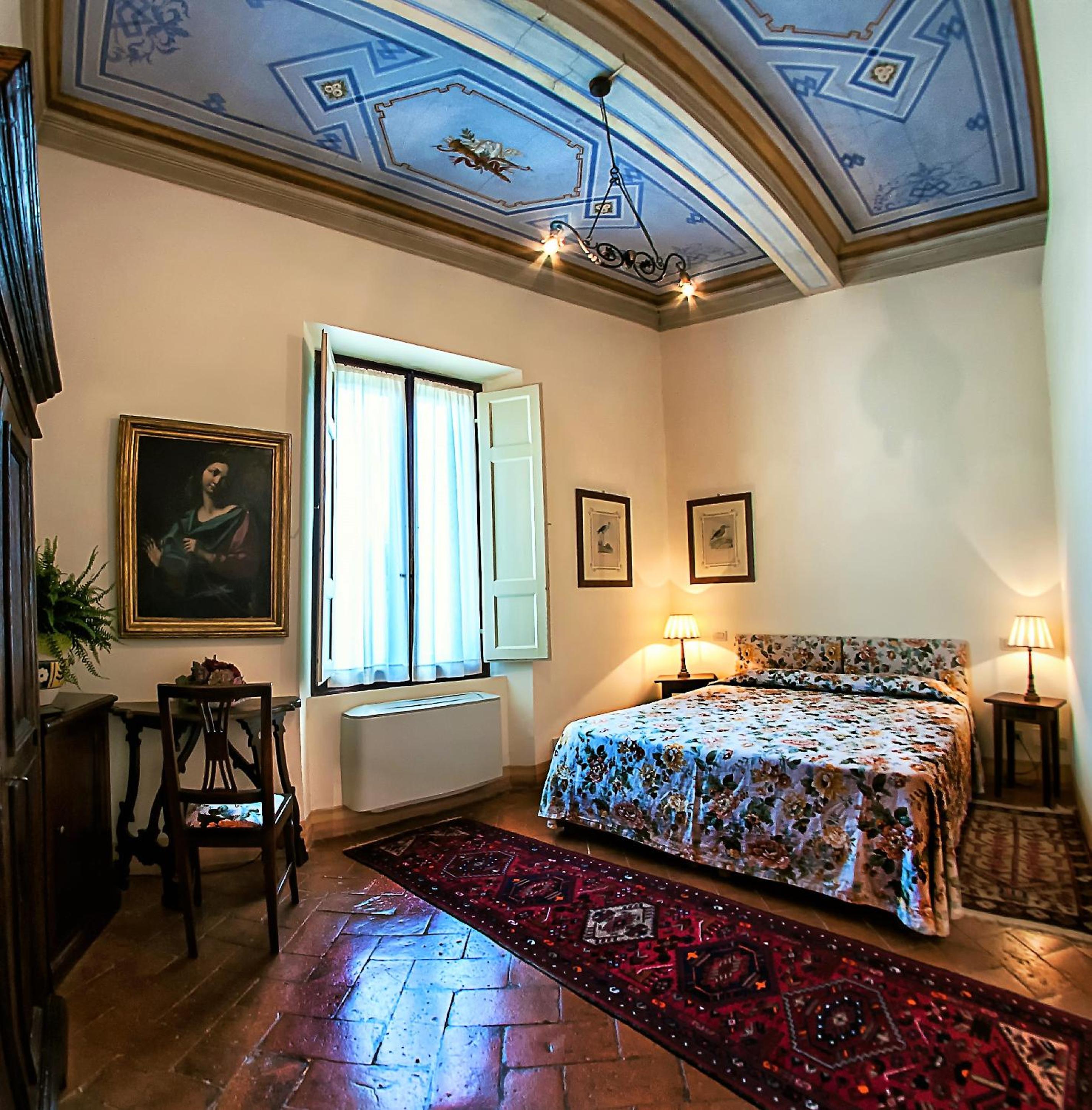 Double or Twin Room - Photo 4