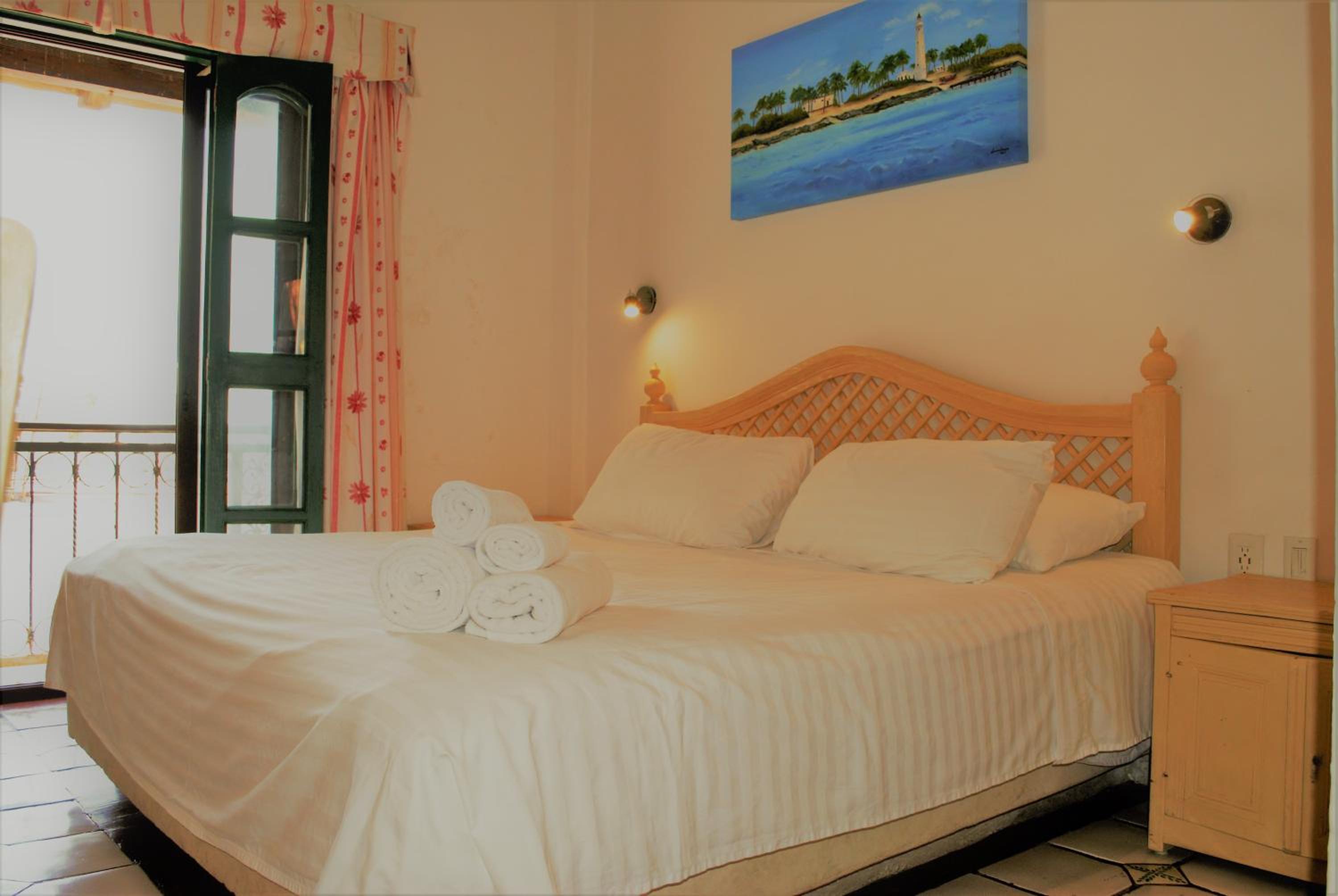 Standard King Room photo 2