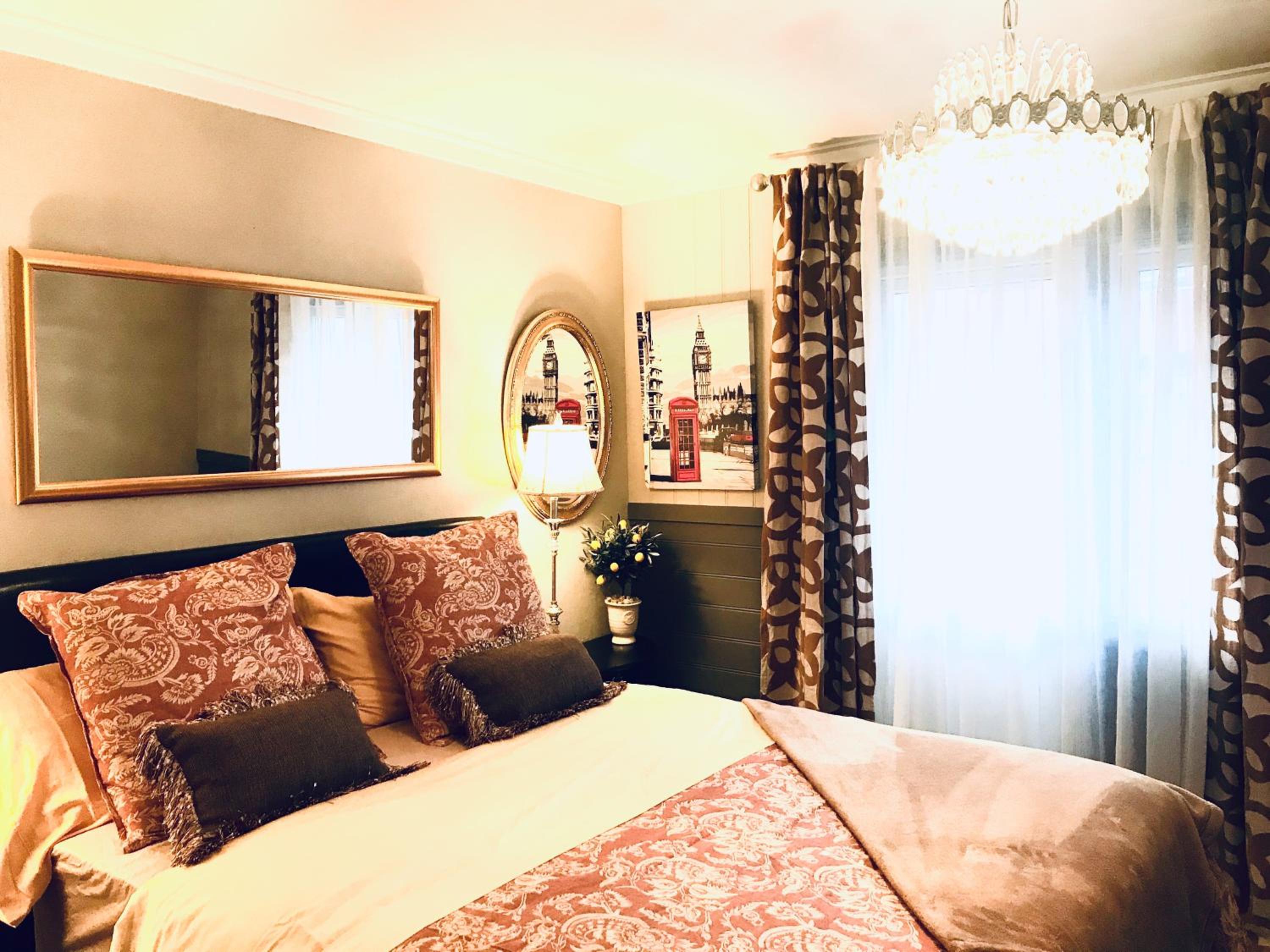 One-Bedroom Apartment - Photo 11