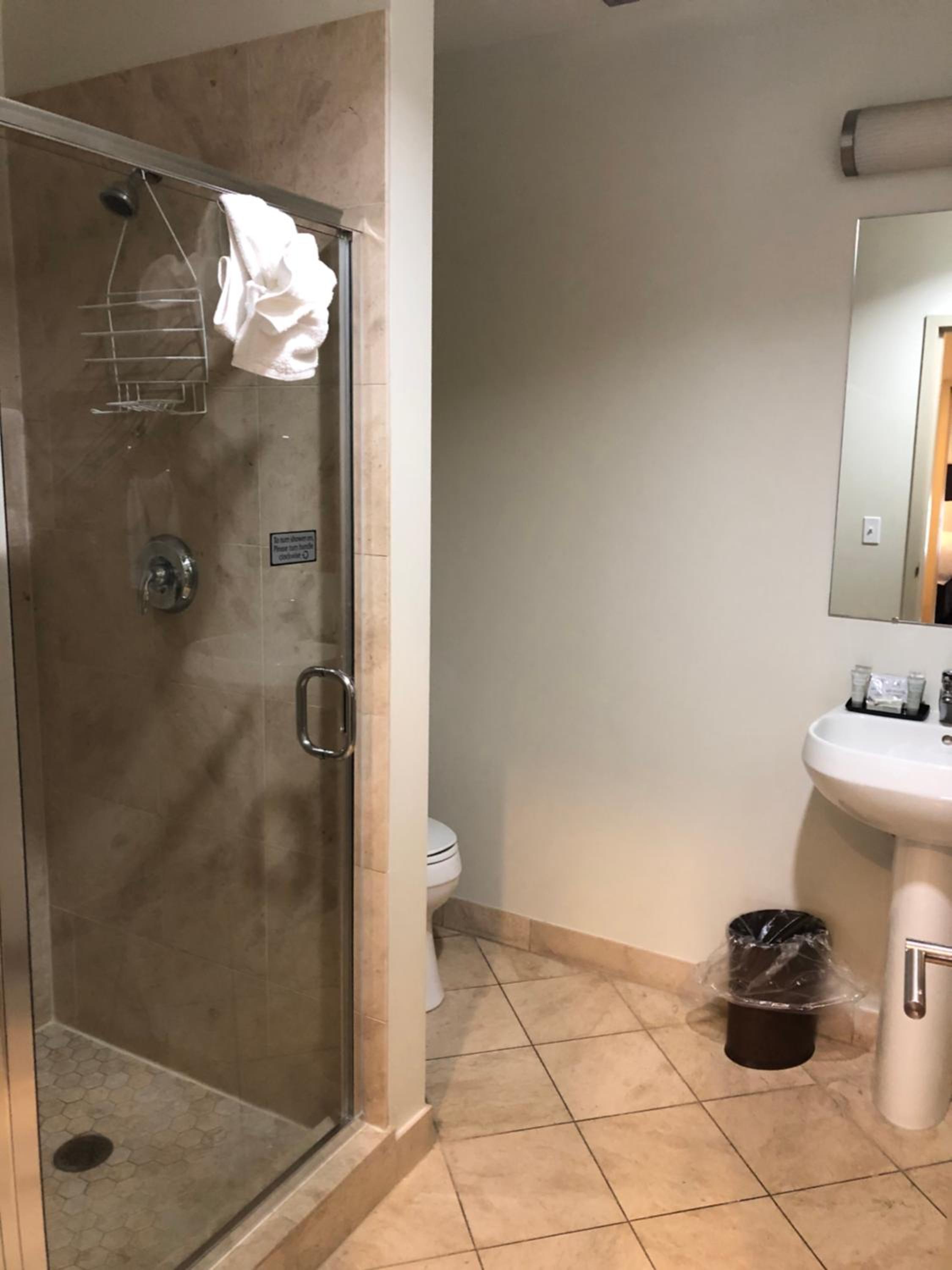 Queen Room - Disability Access - Photo 2
