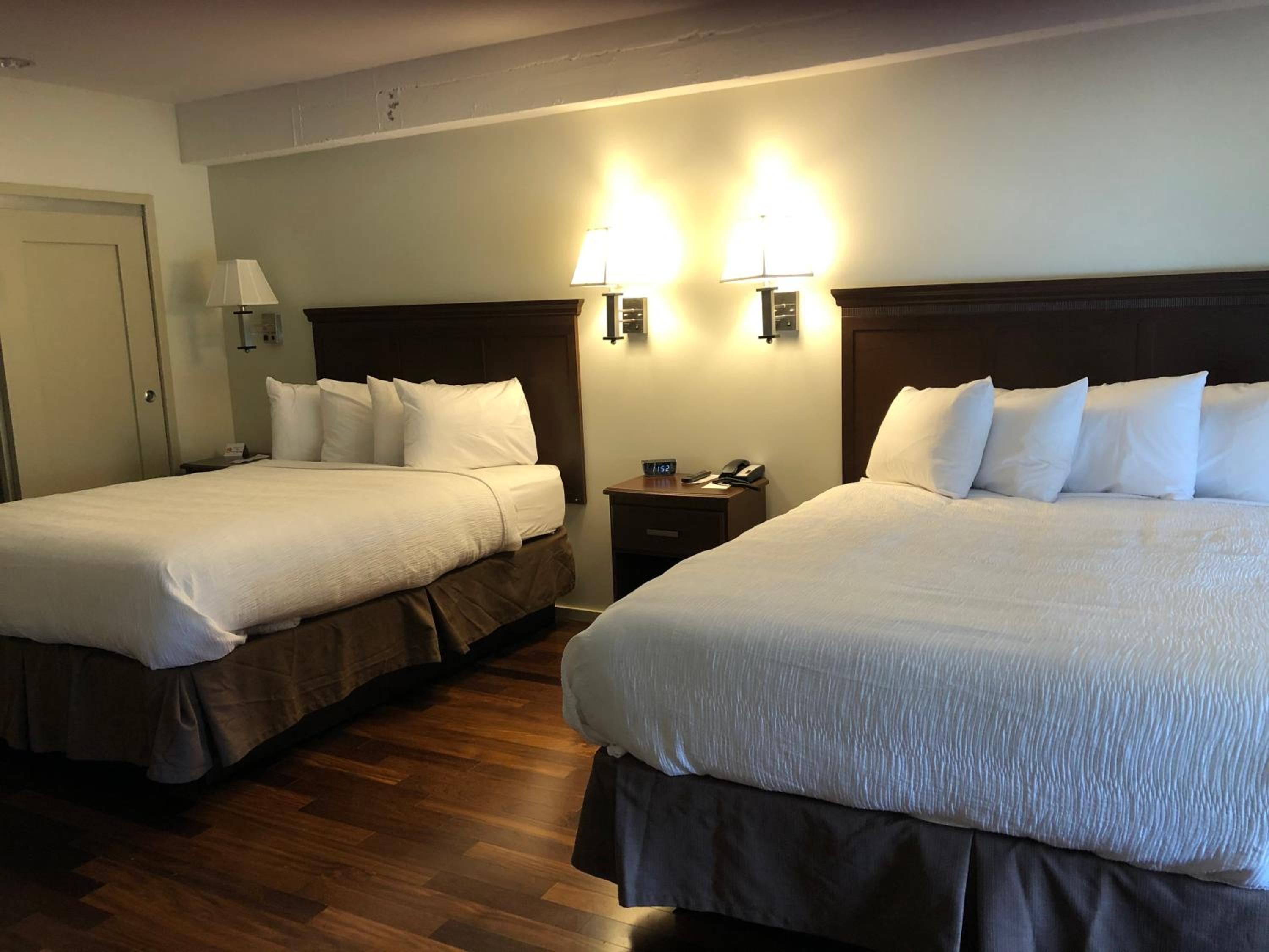 Deluxe Queen Room - Photo 4