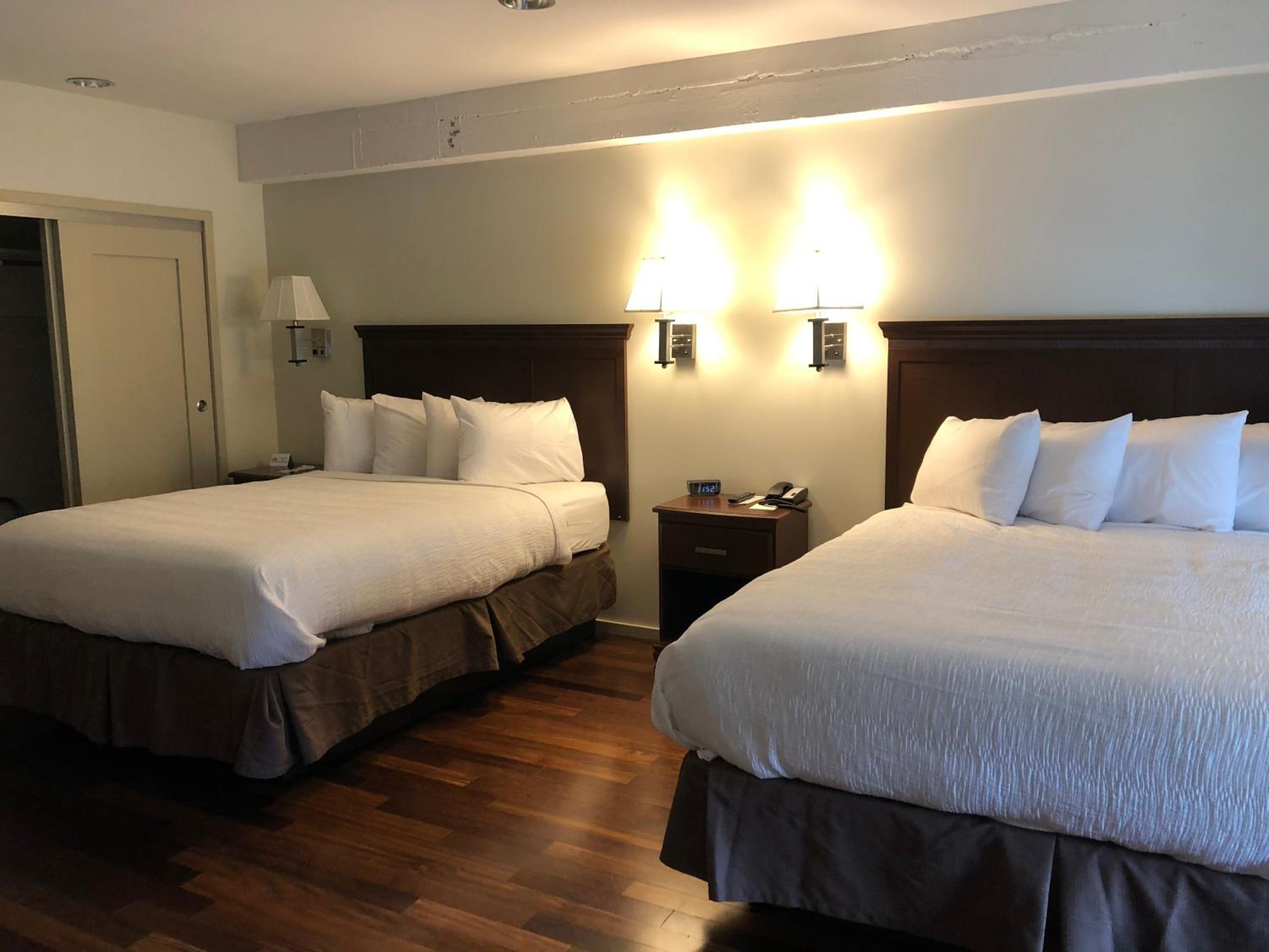 Deluxe Queen Room - Photo 3