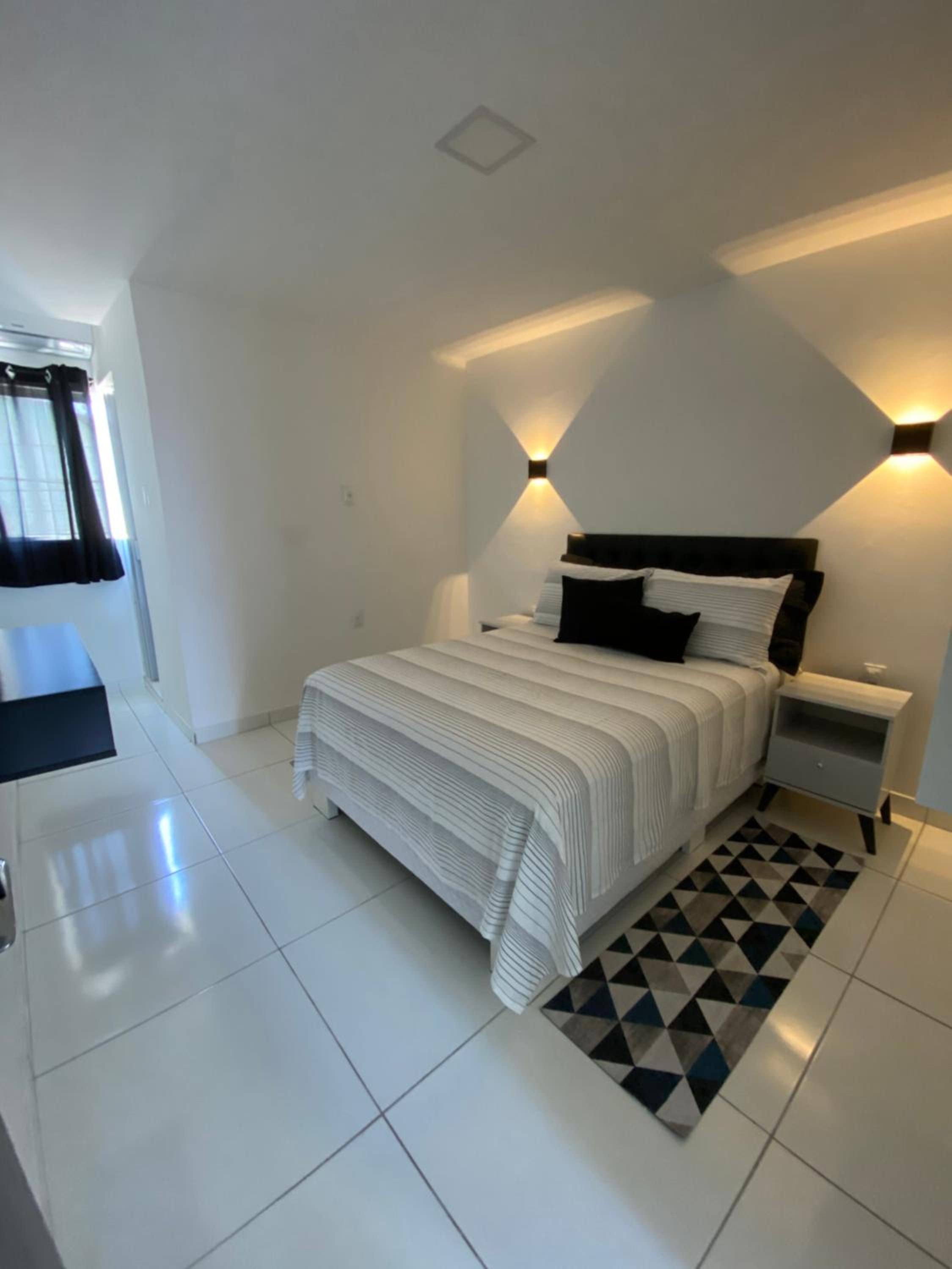 One-Bedroom Apartment - Photo 7