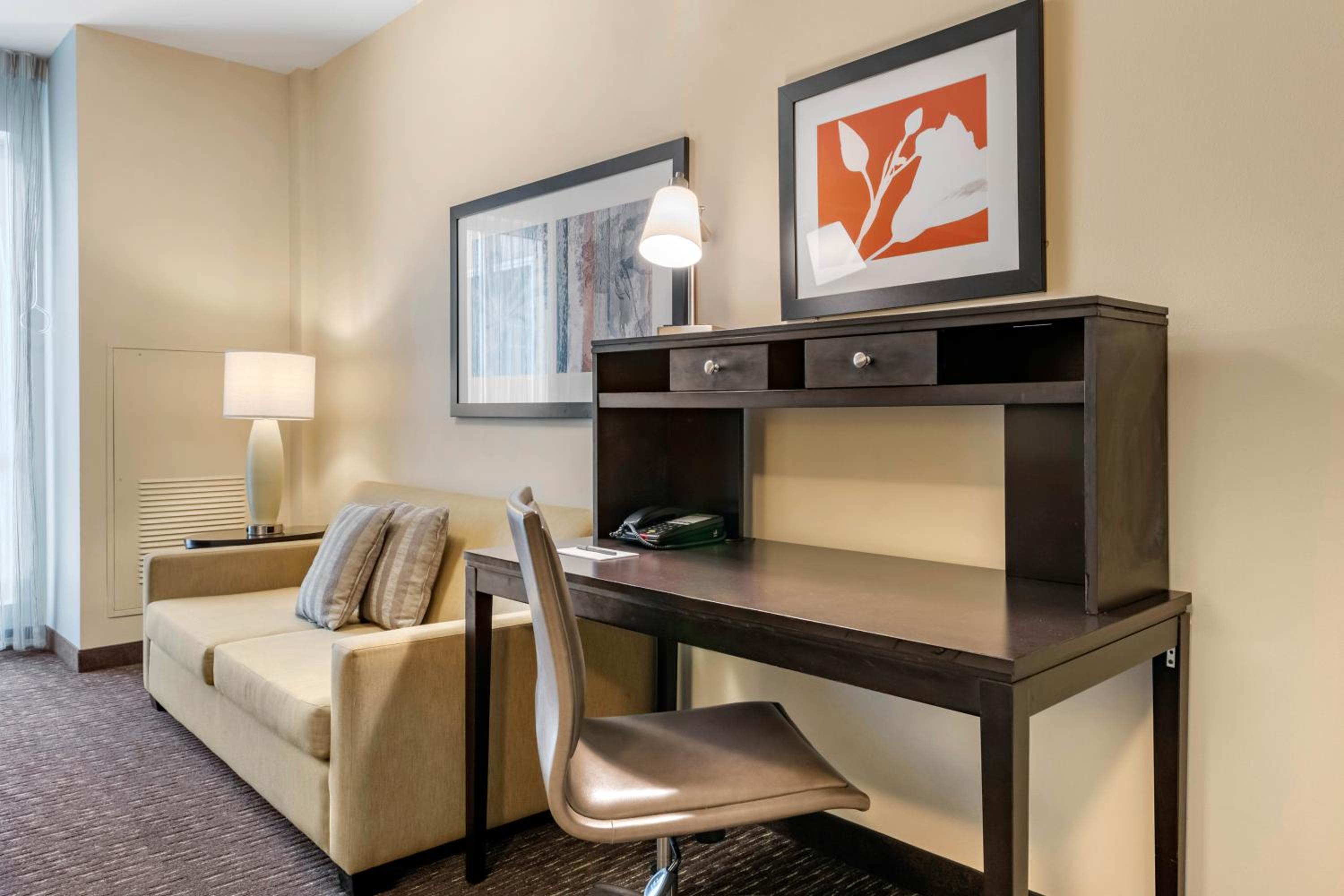 One-Bedroom Queen Suite - Photo 1