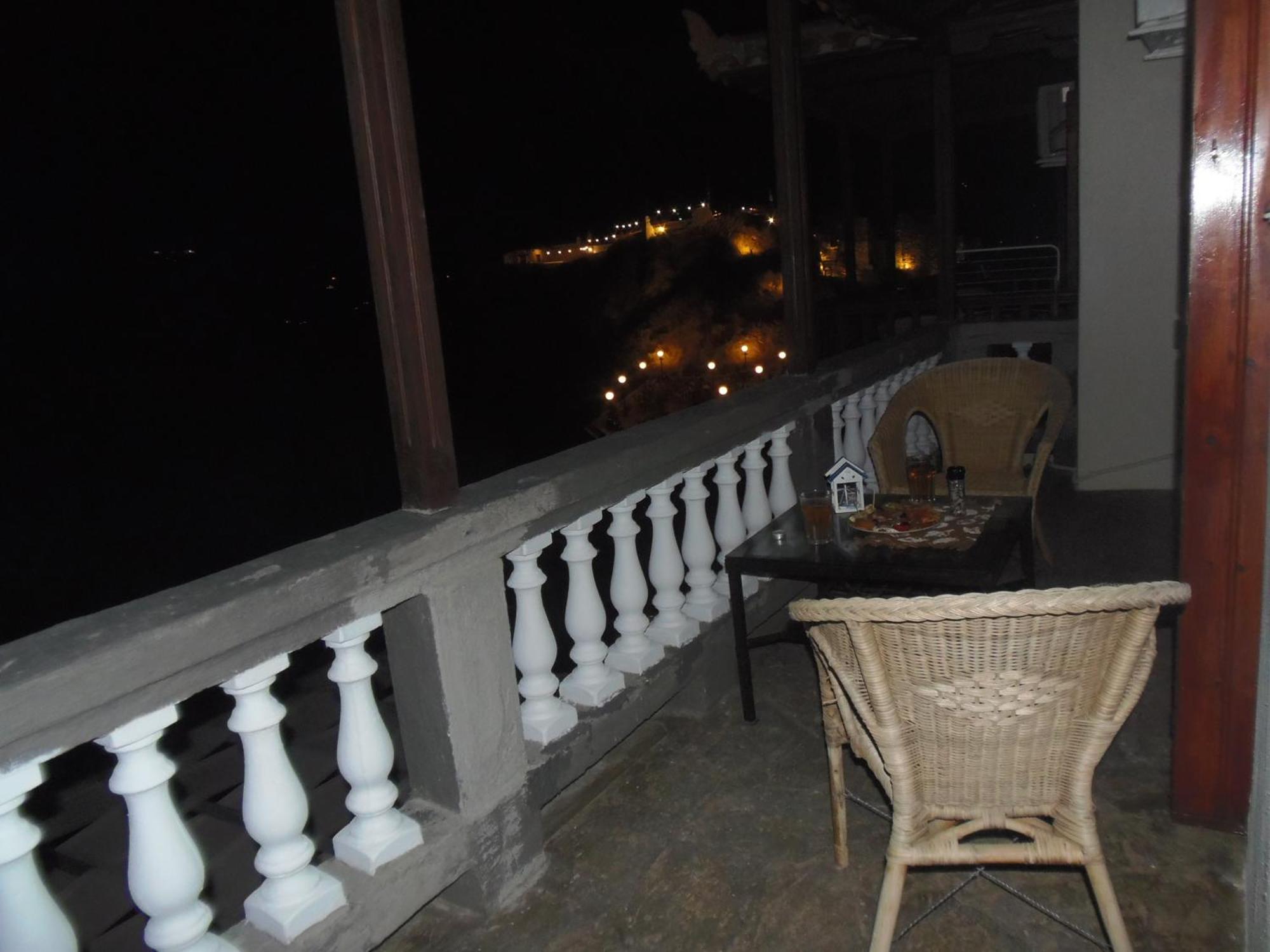 Apartment with Balcony - Photo 13