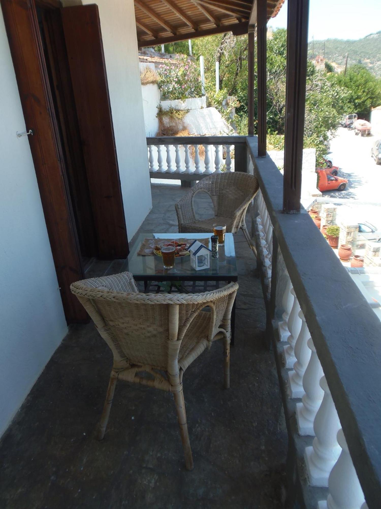 Apartment with Balcony - Photo 14