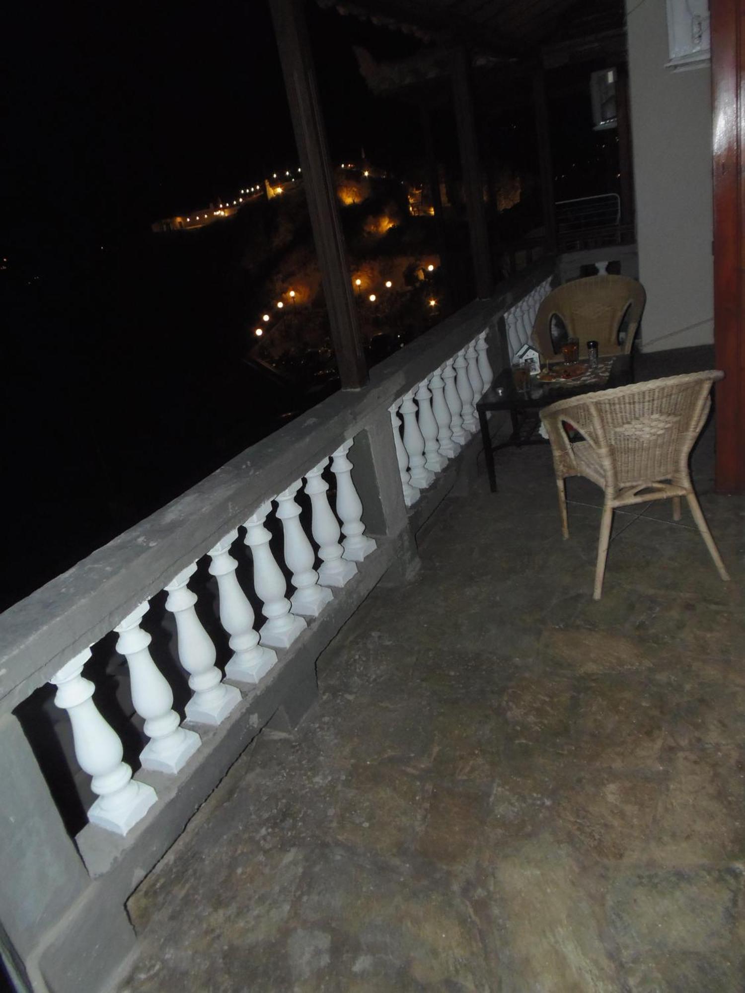 Apartment with Balcony - Photo 15