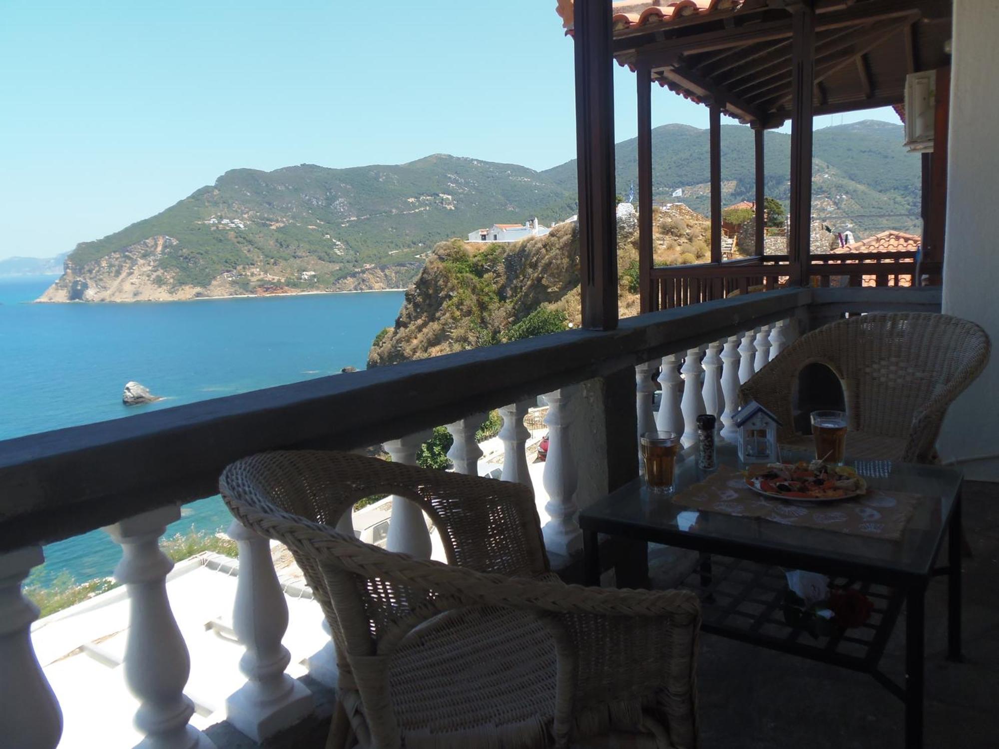 Apartment with Balcony - Photo 17