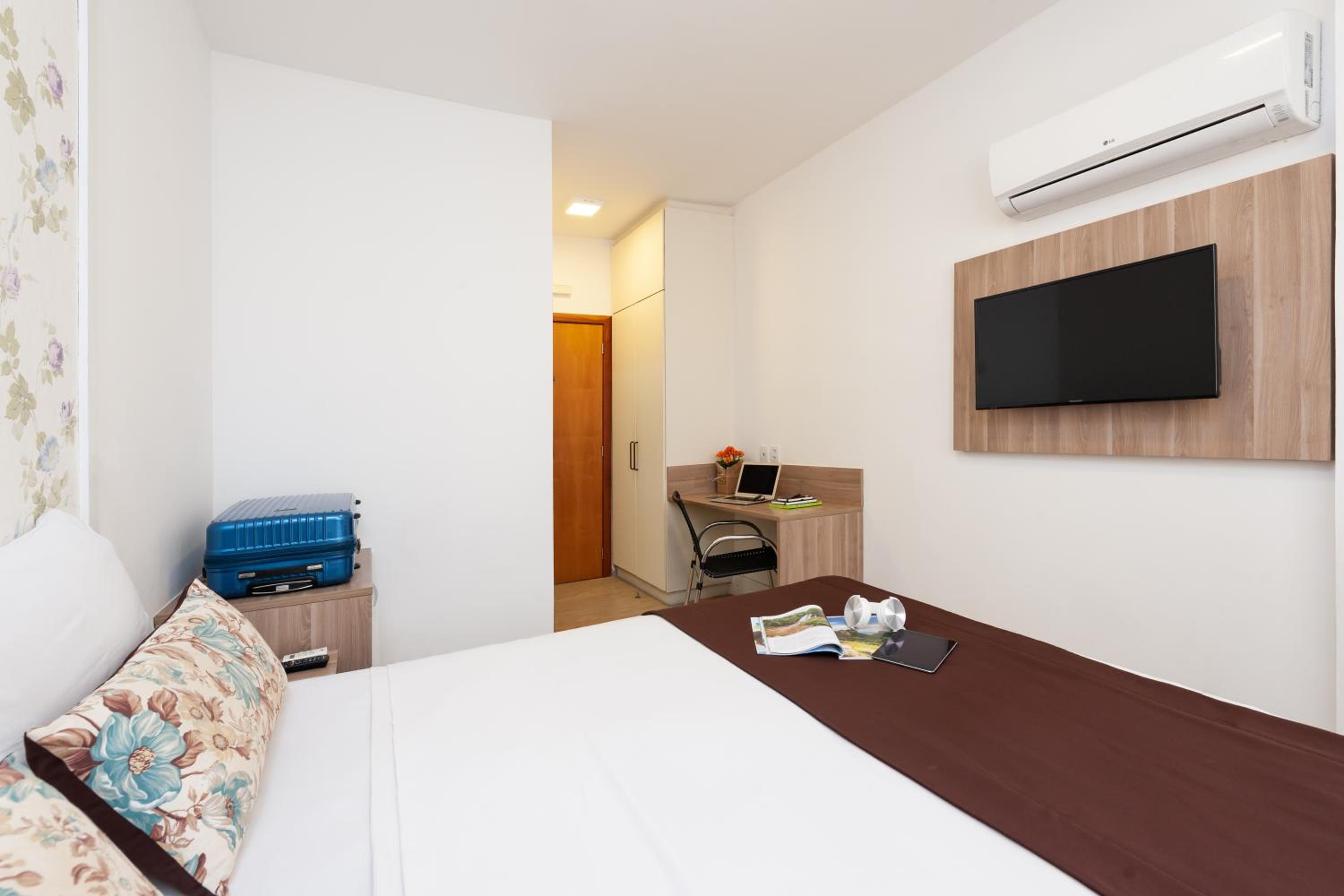  Deluxe Room photo 3