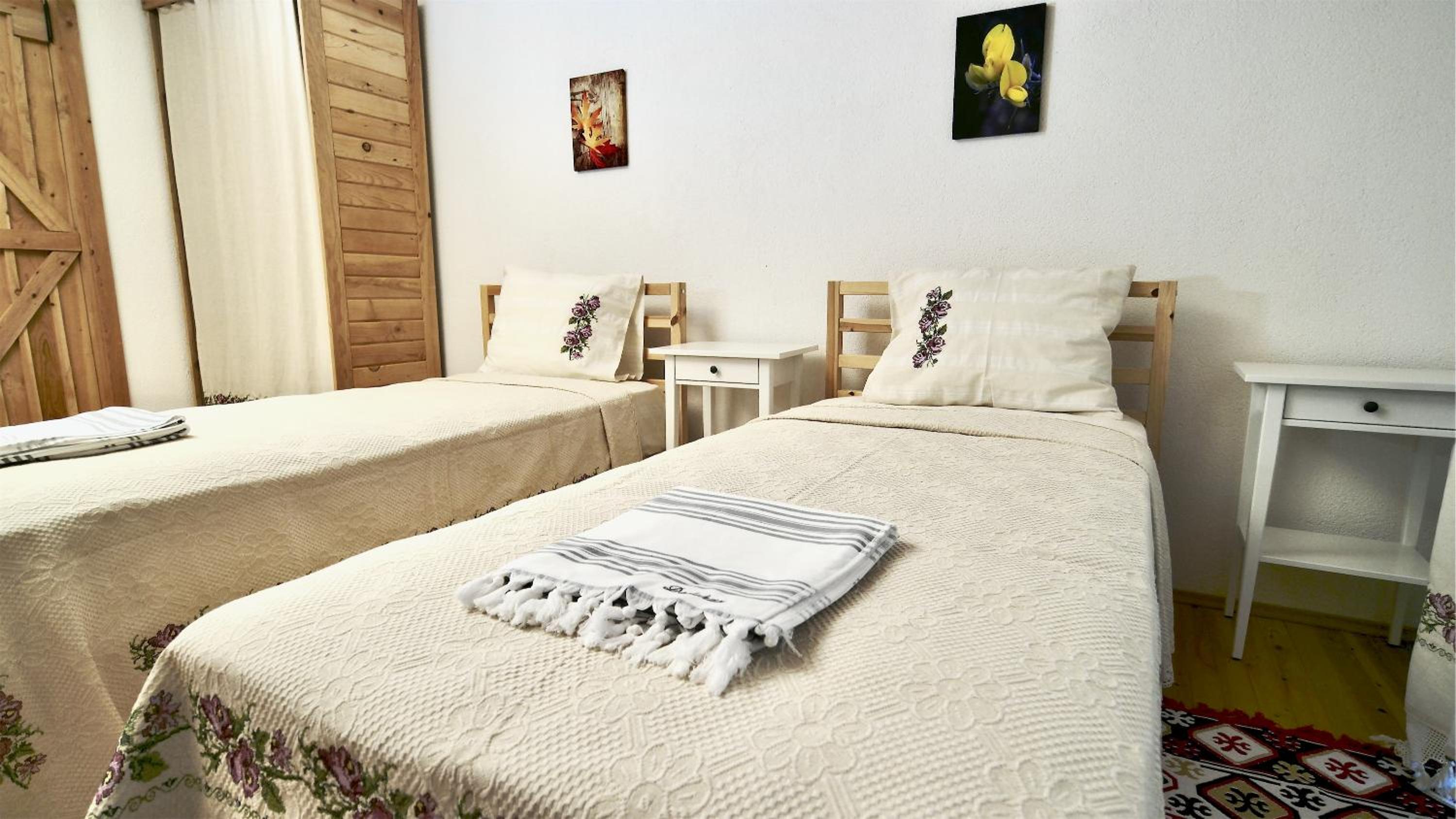 Standard Twin Room - Photo 14