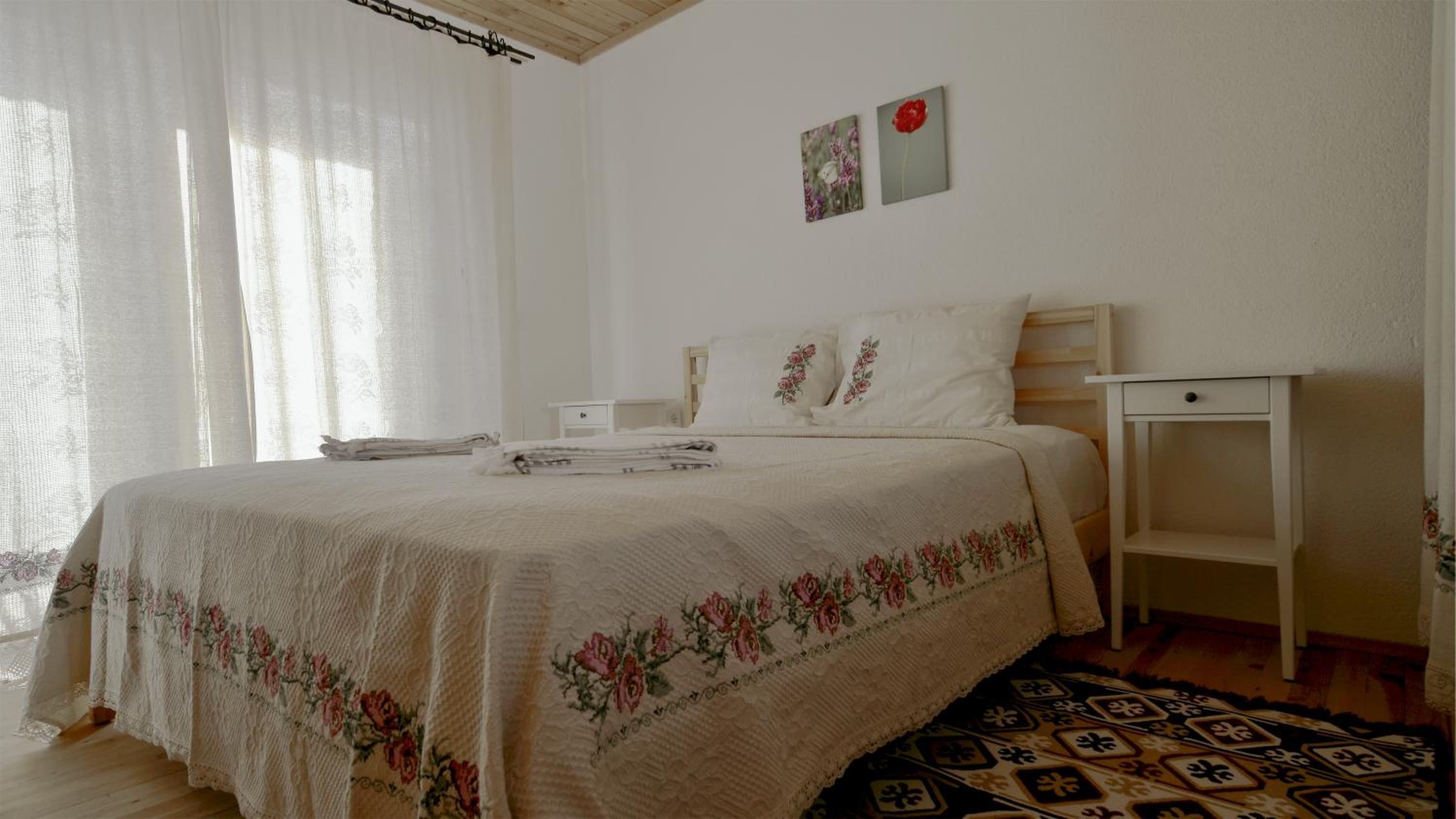 Deluxe Room - Photo 10