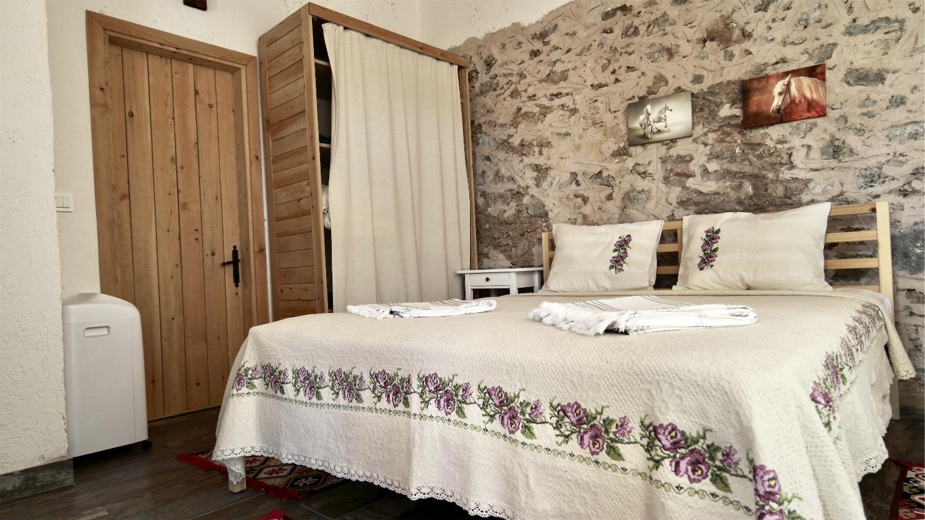 Deluxe Room - Photo 7