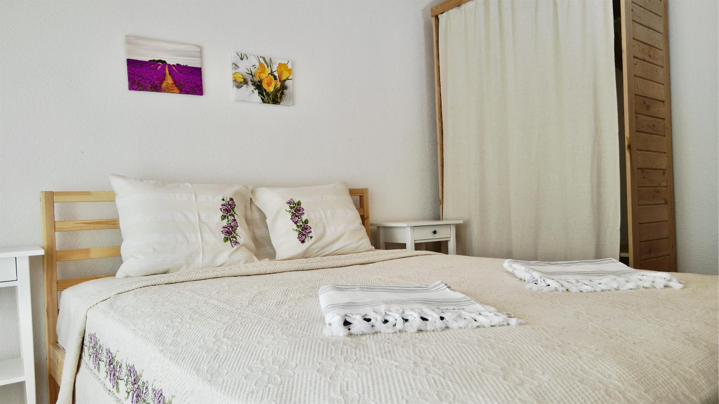 Deluxe Room - Photo 9
