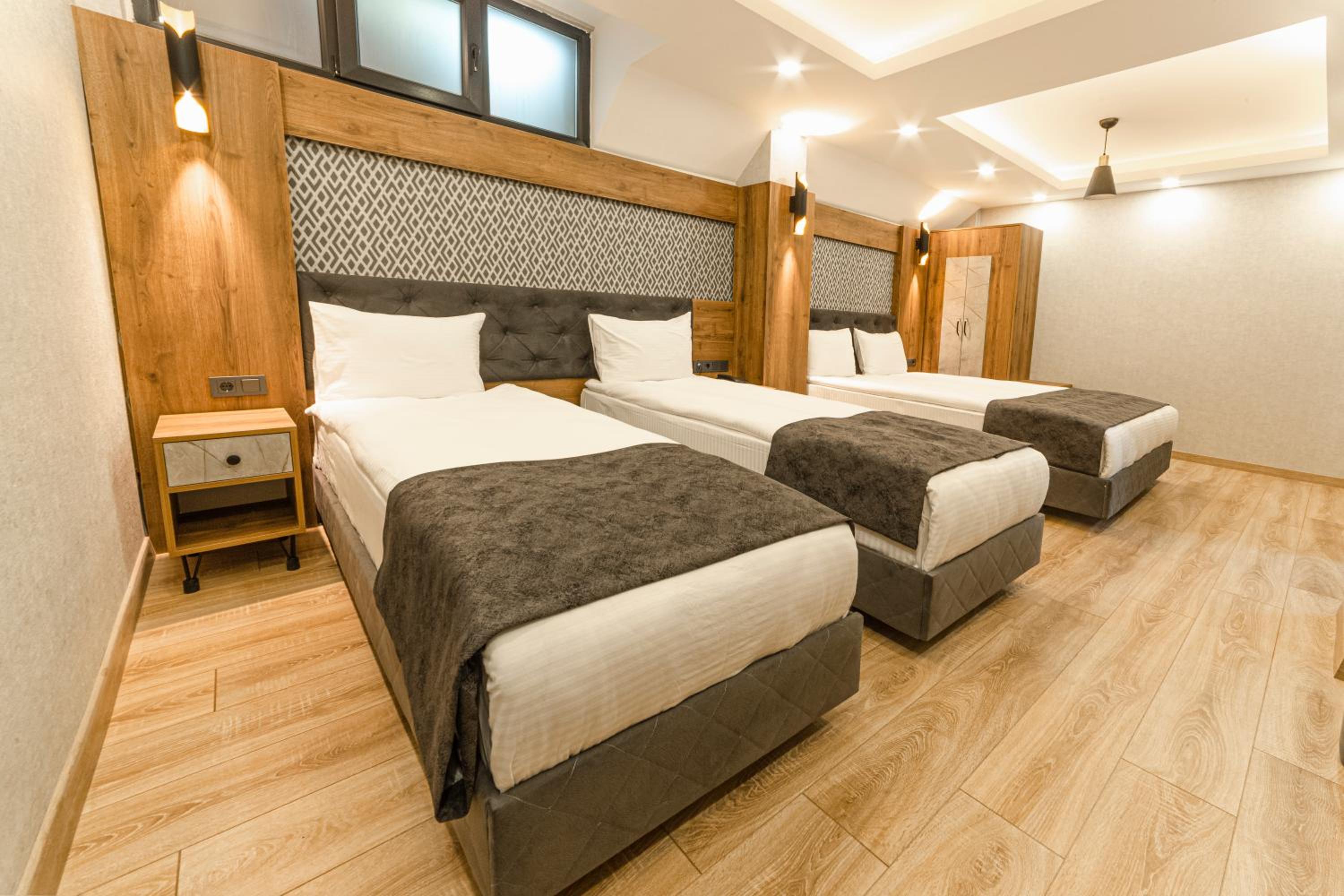 Economy Triple Room - Basement Floor photo 1
