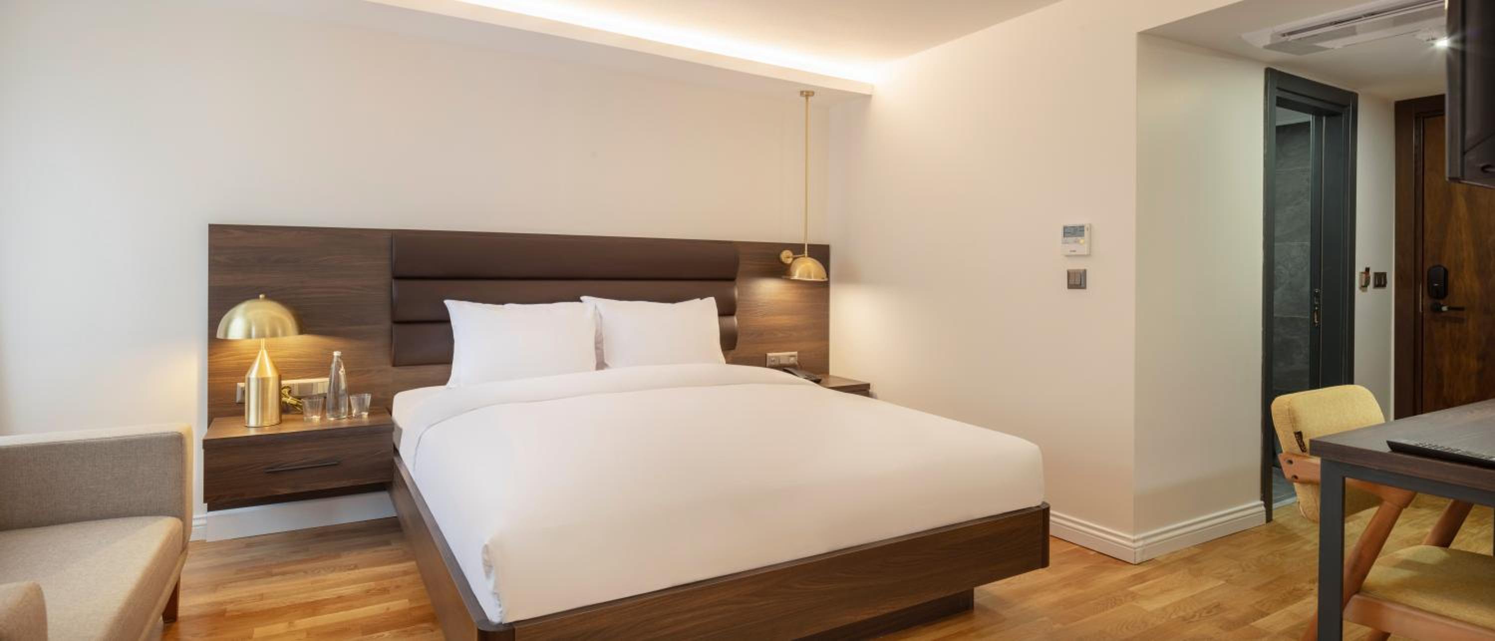 Deluxe Double Room with Balcony photo 1