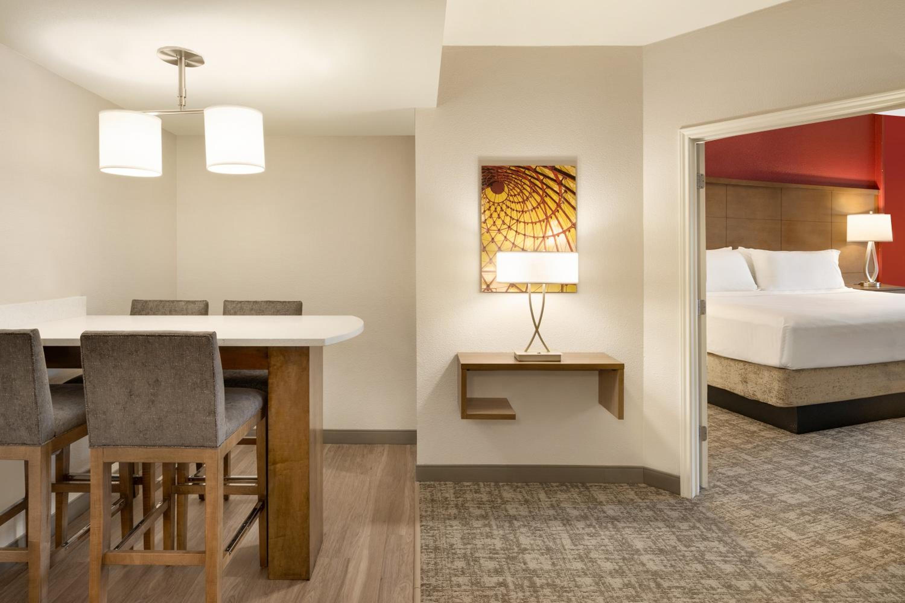Two-Bedroom Suite with Two Bathrooms and Mobility Accessible Tub - Non-Smoking - Photo 7