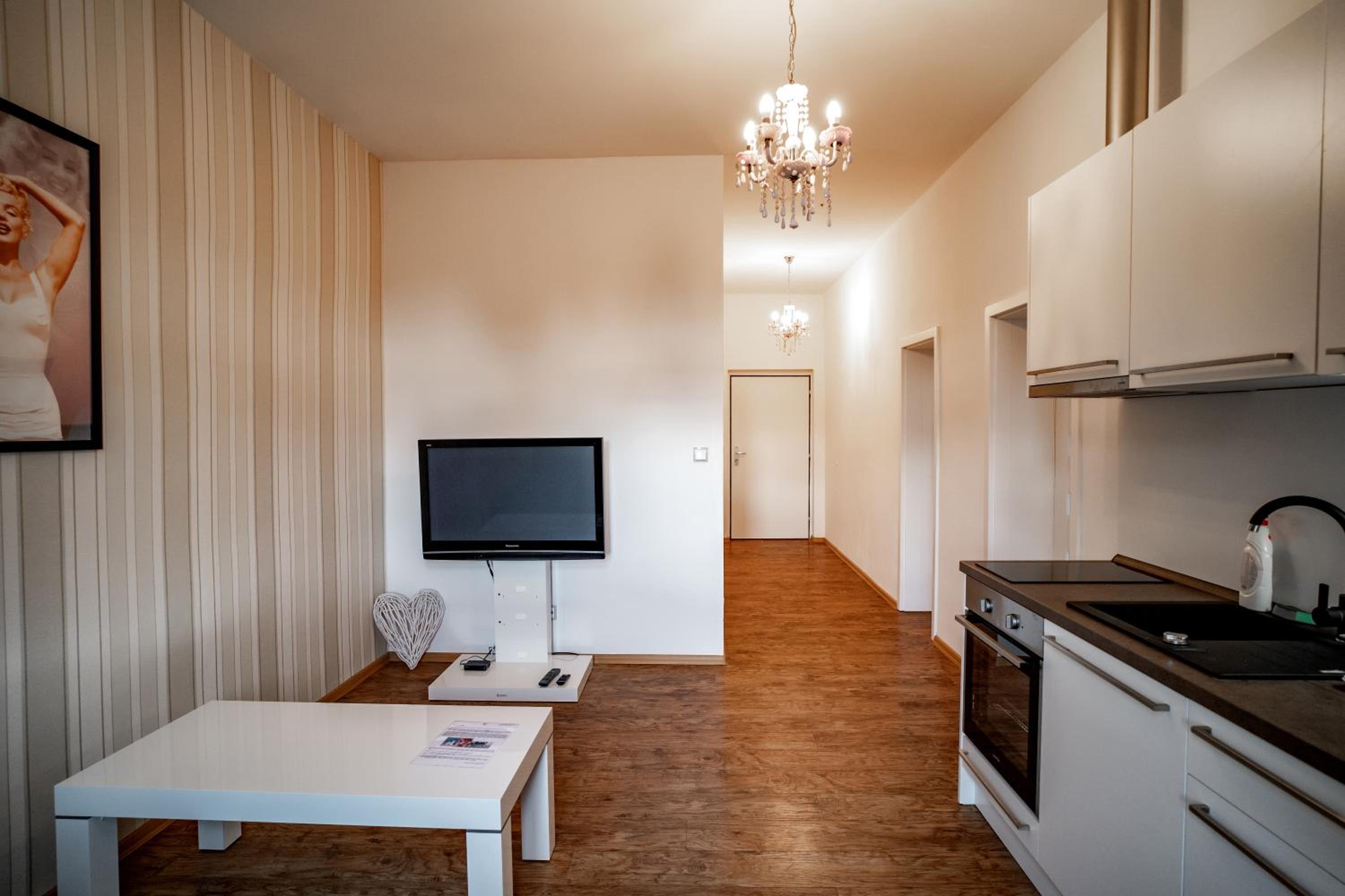Apartment photo 3