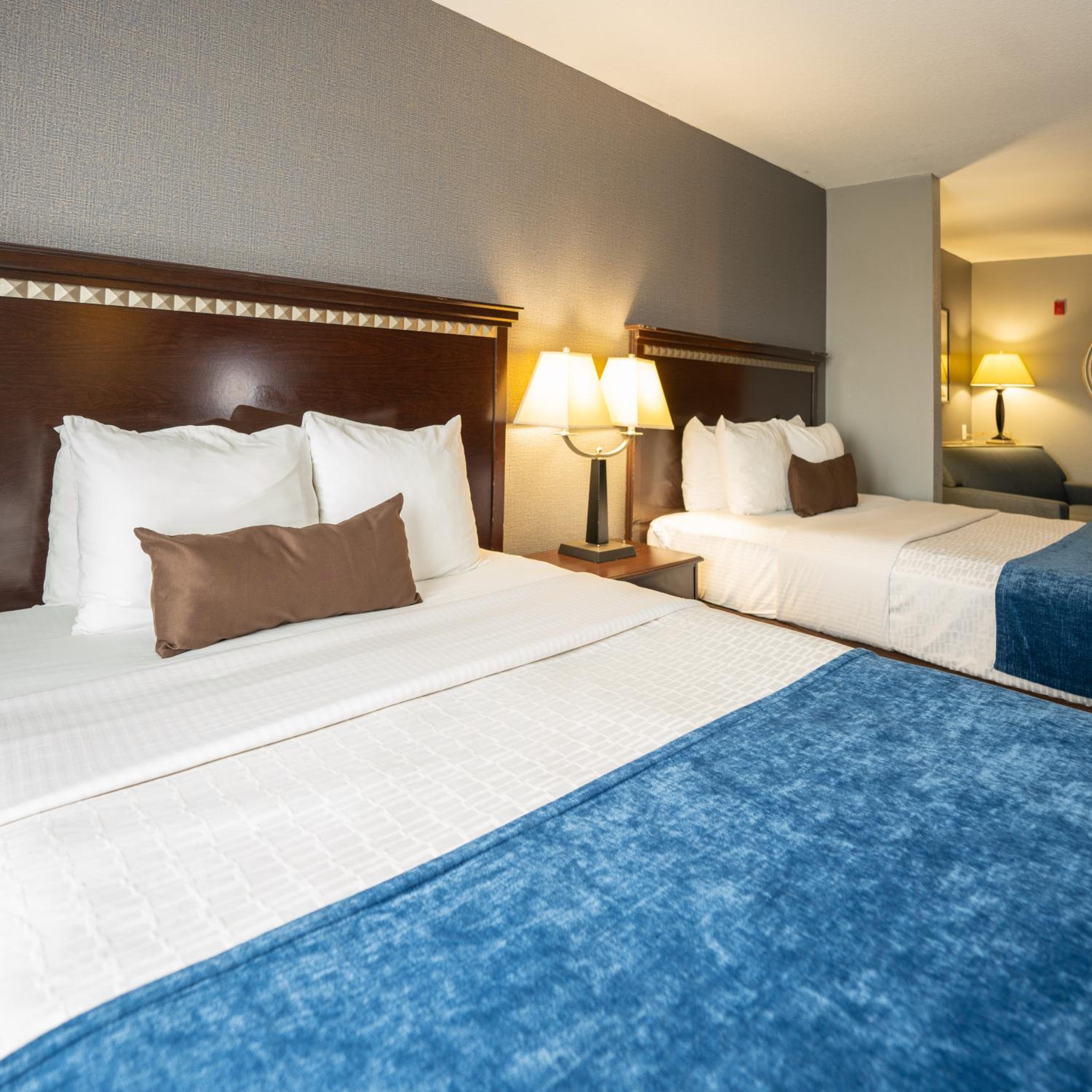 One Room Suite with Two Queen Beds - Non Smoking photo 3