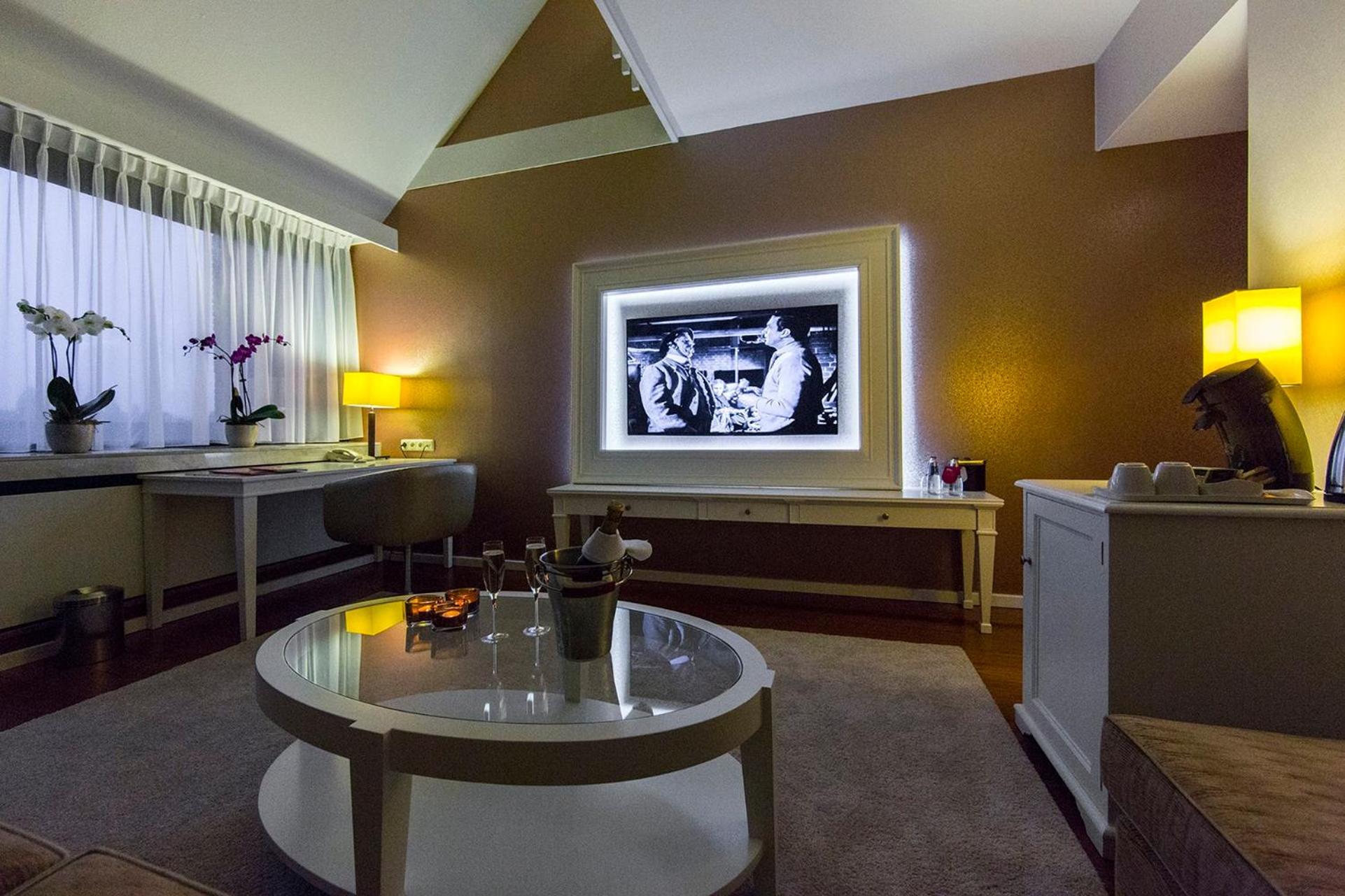 One-Bedroom Suite with River View