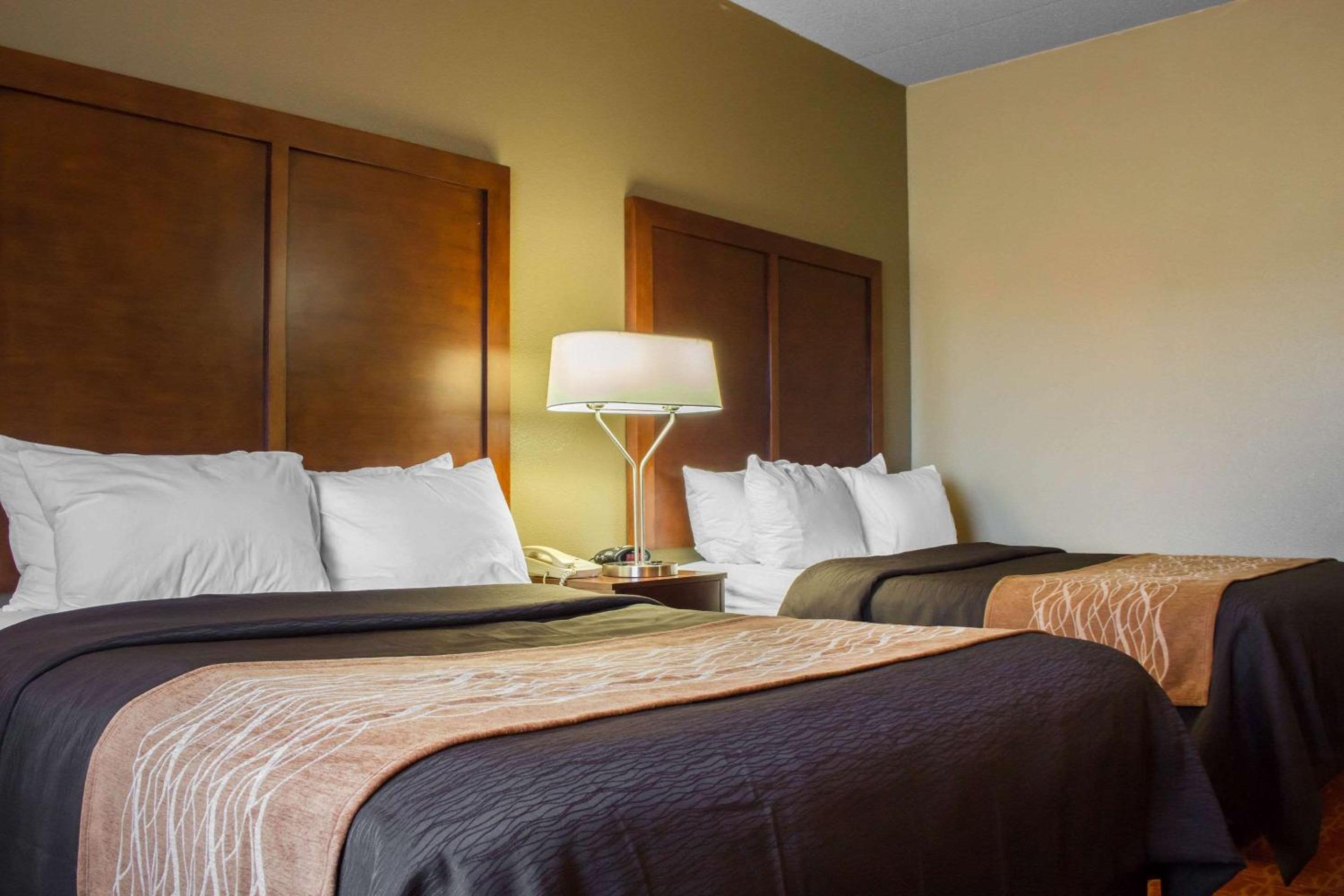 Double Room with Two Double Beds and Roll-In Shower - Non-Smoking photo 1