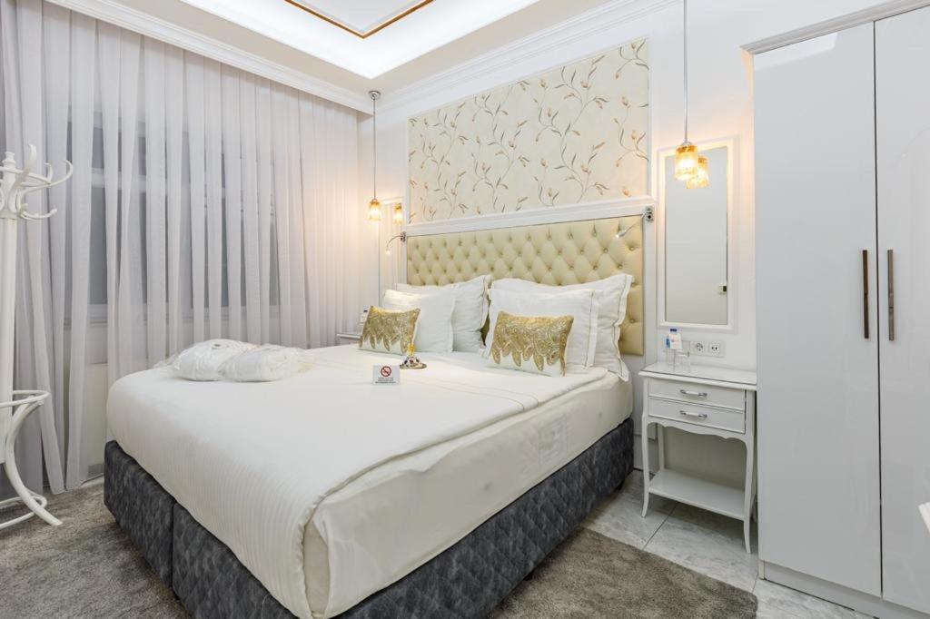 Two Bedroom Apartment with Private Patio- Annex Building Bayram Palace