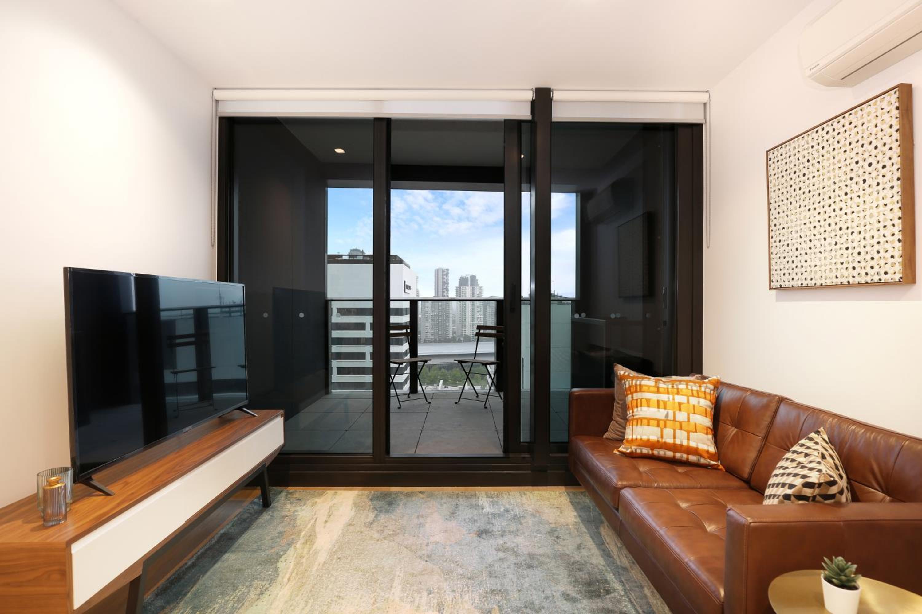 Two Bedroom One Bathroom Apartment photo 3